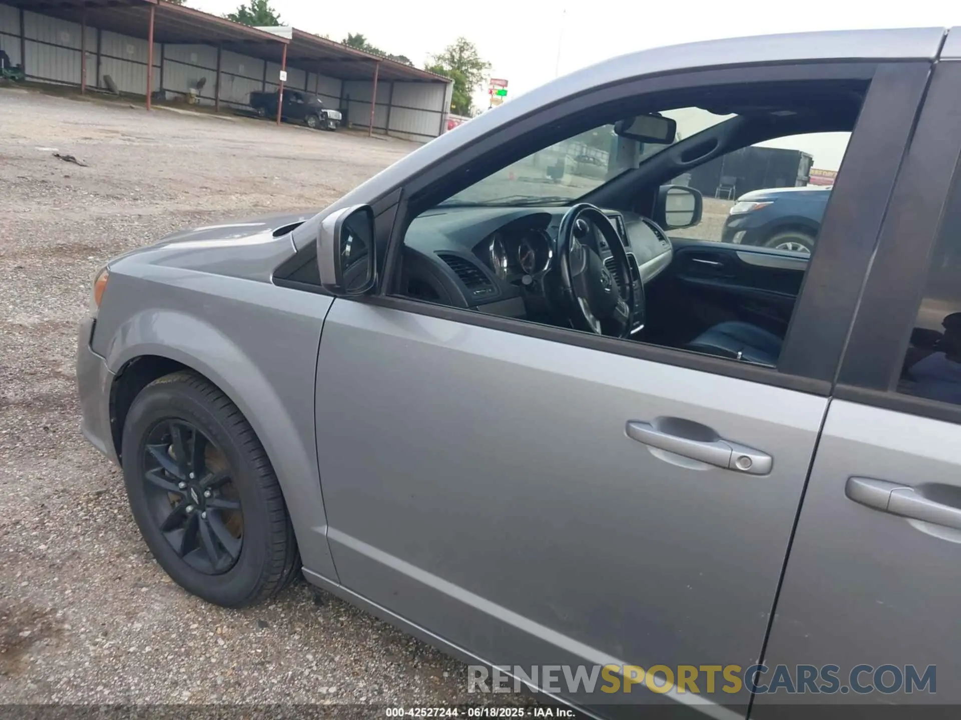 22 Photograph of a damaged car 2C4RDGEG0KR769570 DODGE GRAND CARAVAN 2019
