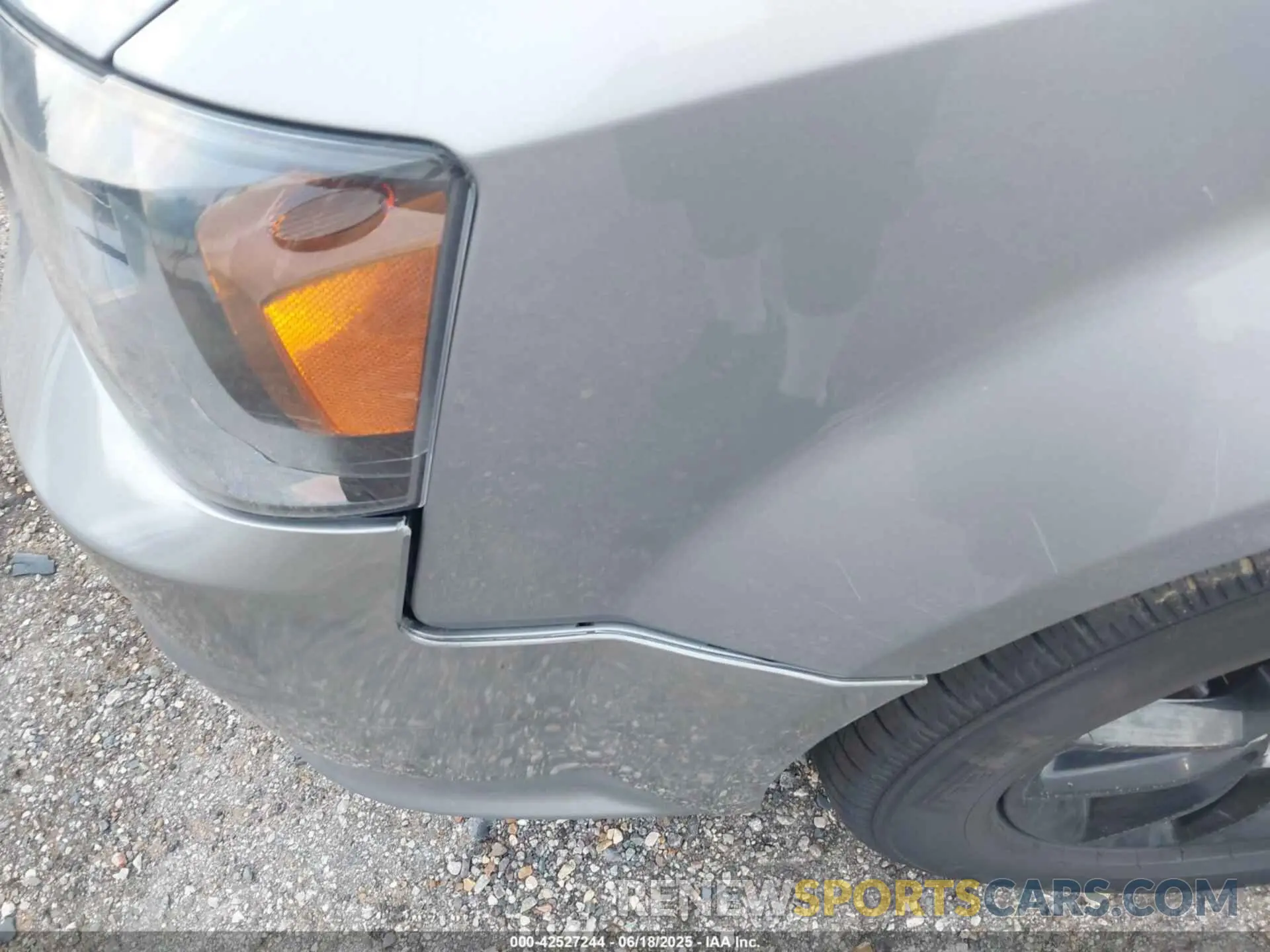 6 Photograph of a damaged car 2C4RDGEG0KR769570 DODGE GRAND CARAVAN 2019