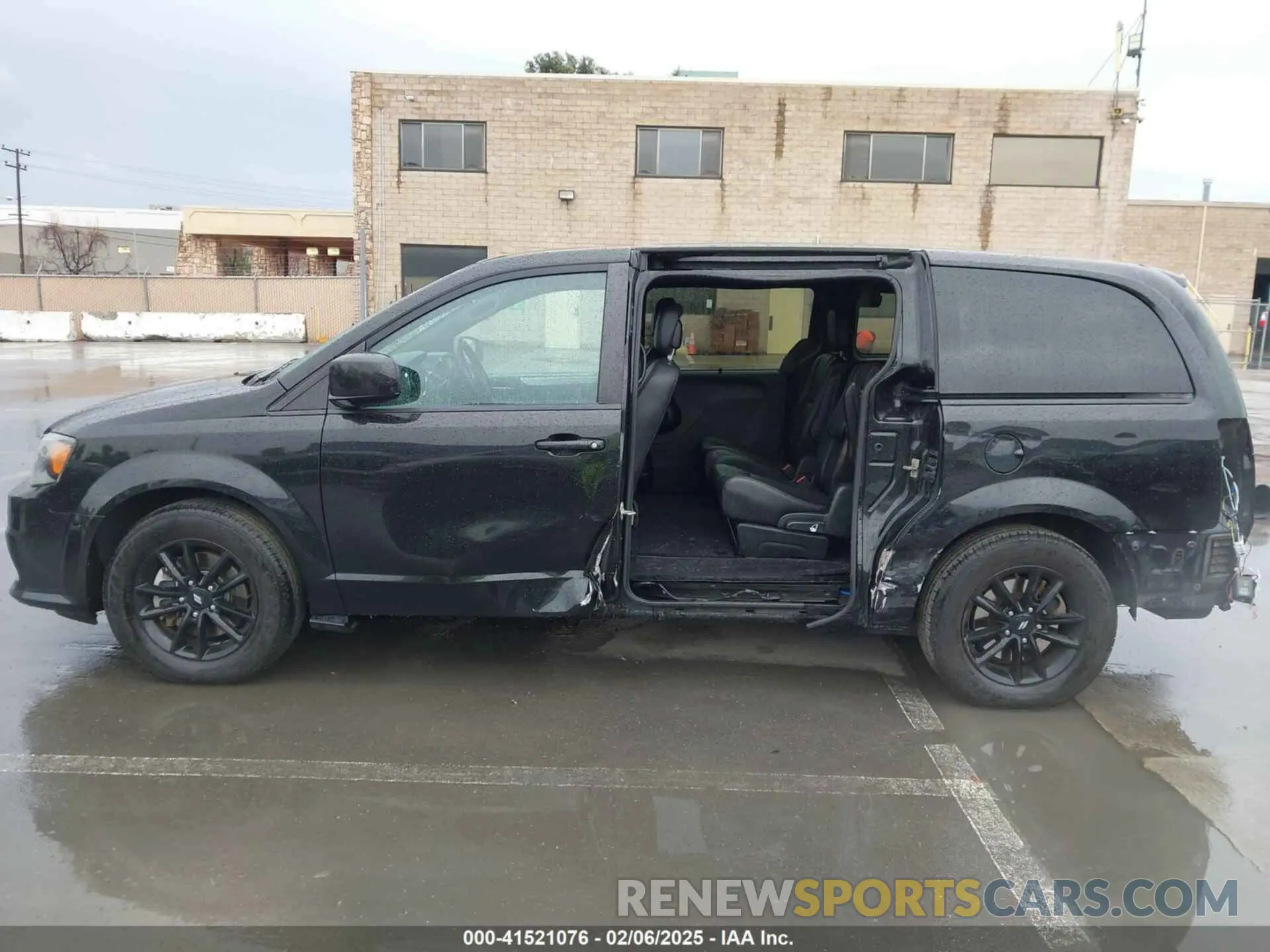 15 Photograph of a damaged car 2C4RDGEG0KR770038 DODGE GRAND CARAVAN 2019