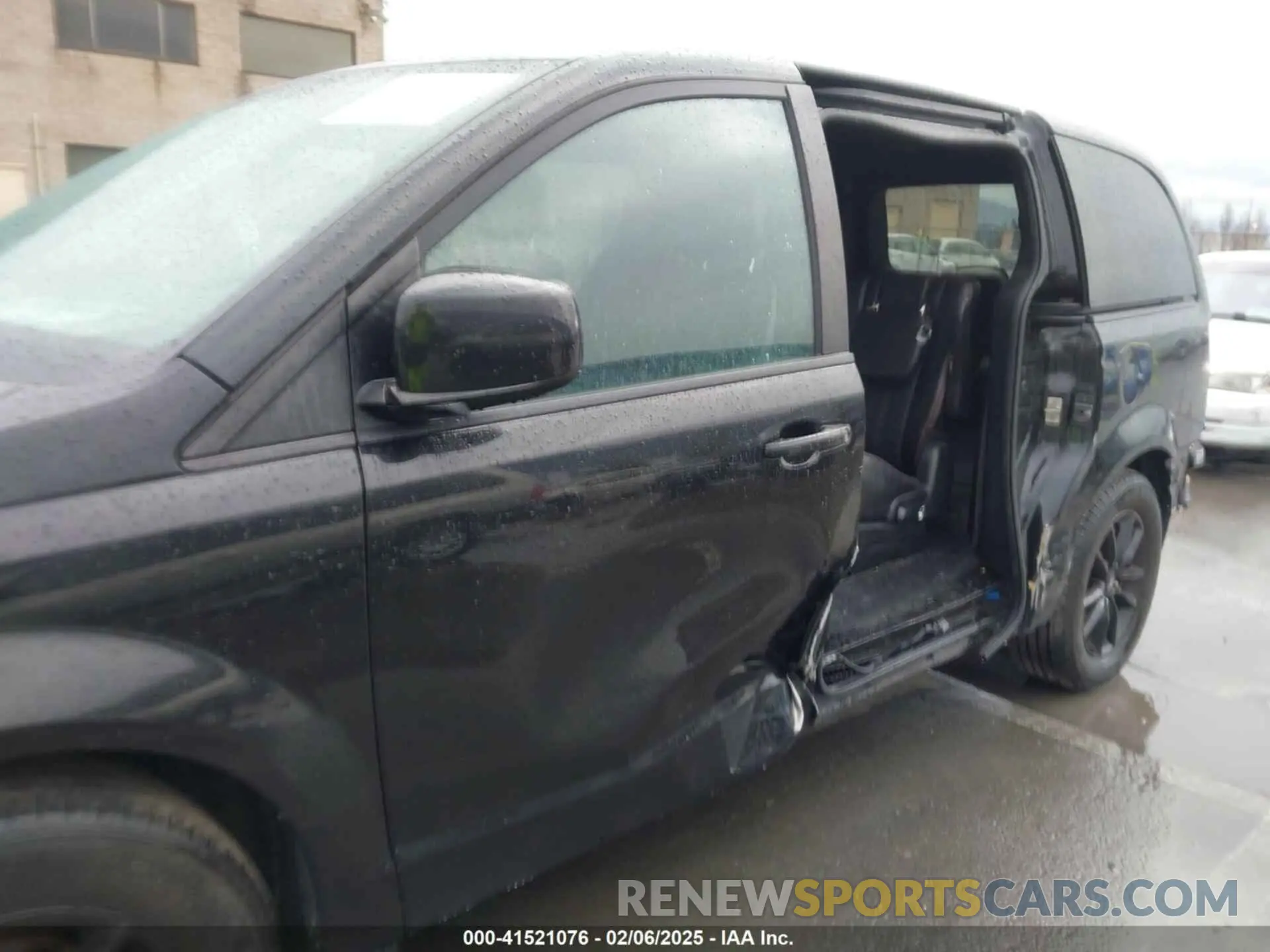 6 Photograph of a damaged car 2C4RDGEG0KR770038 DODGE GRAND CARAVAN 2019