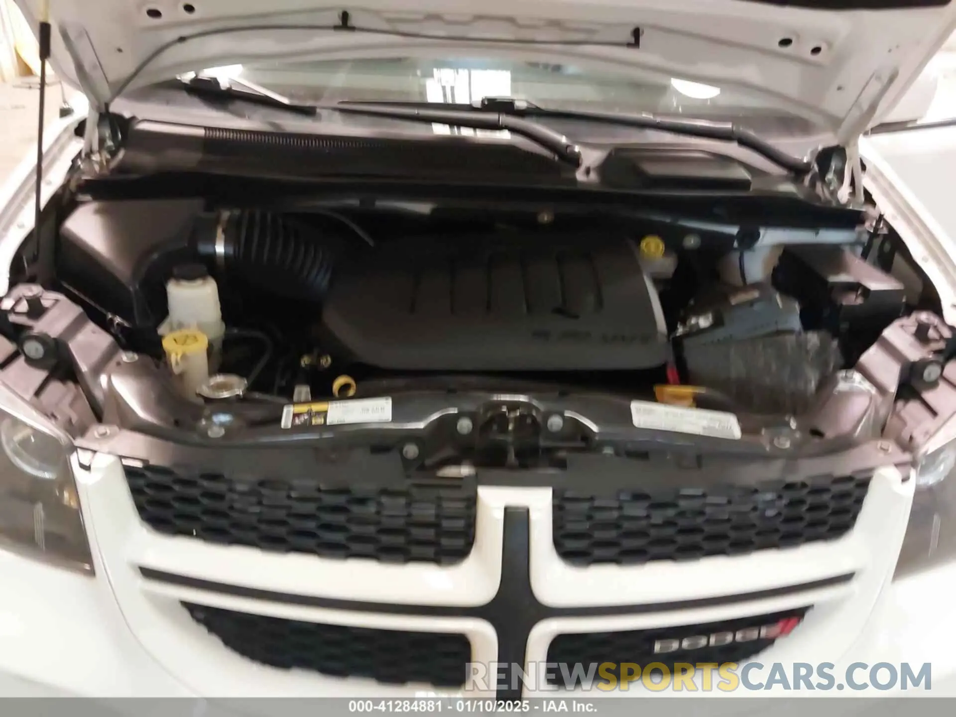 10 Photograph of a damaged car 2C4RDGEG0KR787101 DODGE GRAND CARAVAN 2019