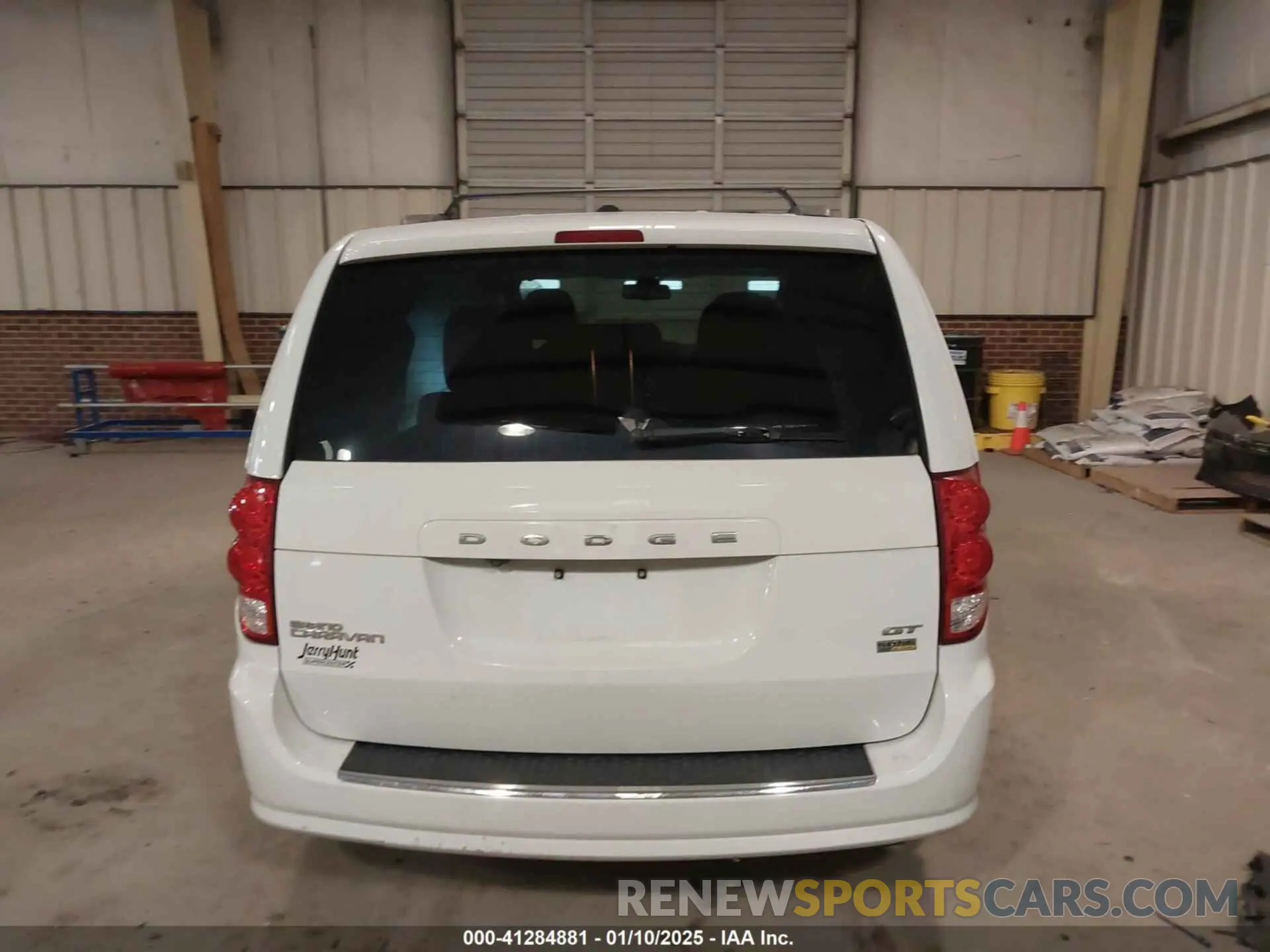 15 Photograph of a damaged car 2C4RDGEG0KR787101 DODGE GRAND CARAVAN 2019