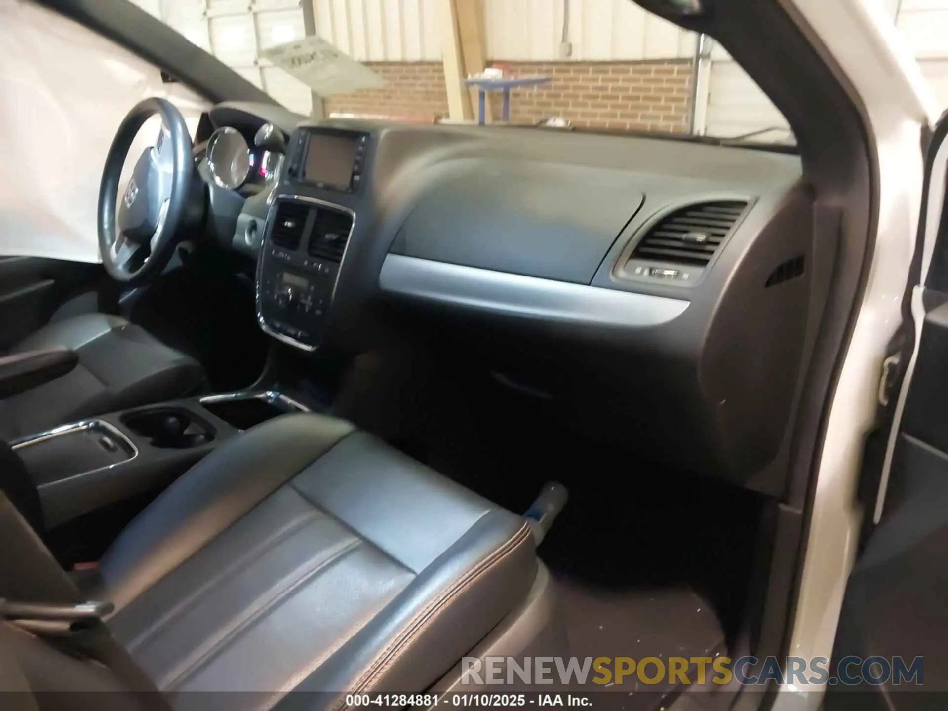 5 Photograph of a damaged car 2C4RDGEG0KR787101 DODGE GRAND CARAVAN 2019