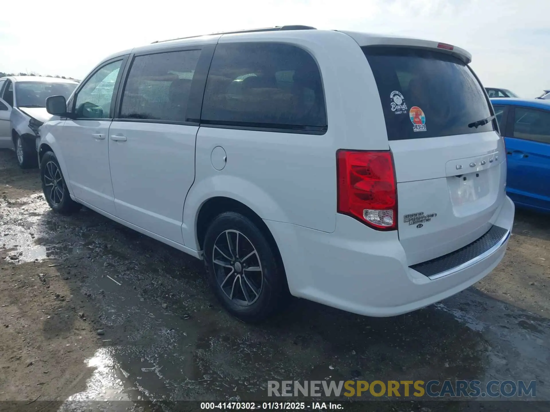 3 Photograph of a damaged car 2C4RDGEG1KR622884 DODGE GRAND CARAVAN 2019