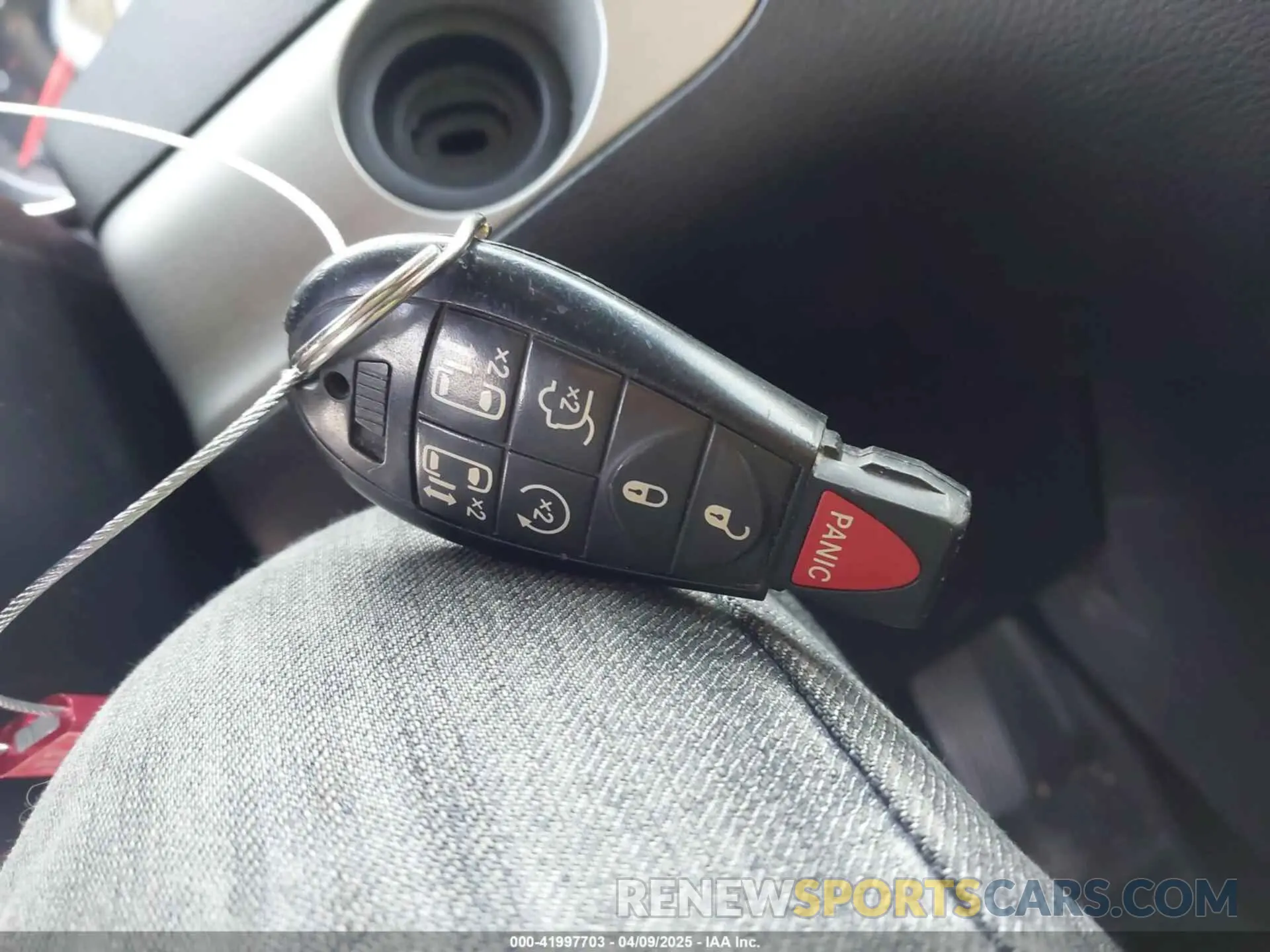 11 Photograph of a damaged car 2C4RDGEG1KR671292 DODGE GRAND CARAVAN 2019