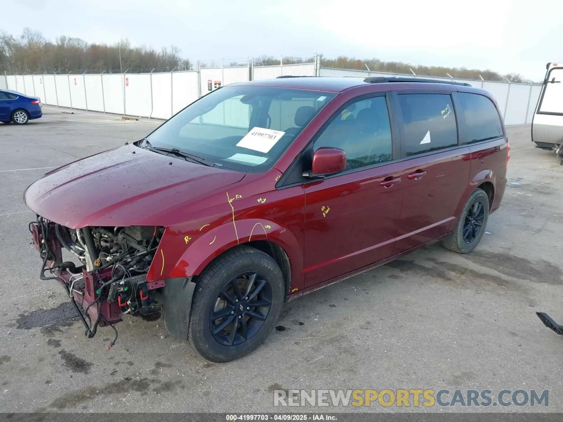 2 Photograph of a damaged car 2C4RDGEG1KR671292 DODGE GRAND CARAVAN 2019