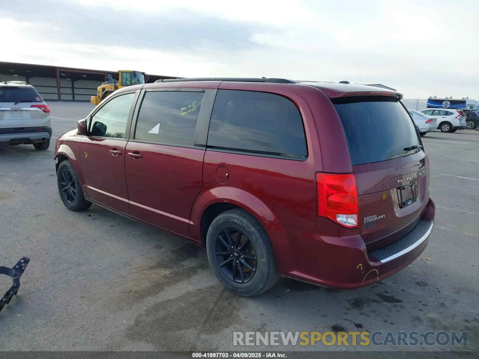 3 Photograph of a damaged car 2C4RDGEG1KR671292 DODGE GRAND CARAVAN 2019