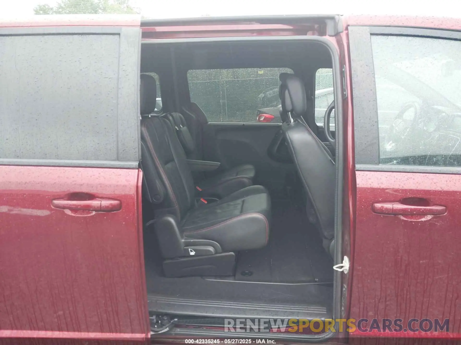 8 Photograph of a damaged car 2C4RDGEG1KR711256 DODGE GRAND CARAVAN 2019