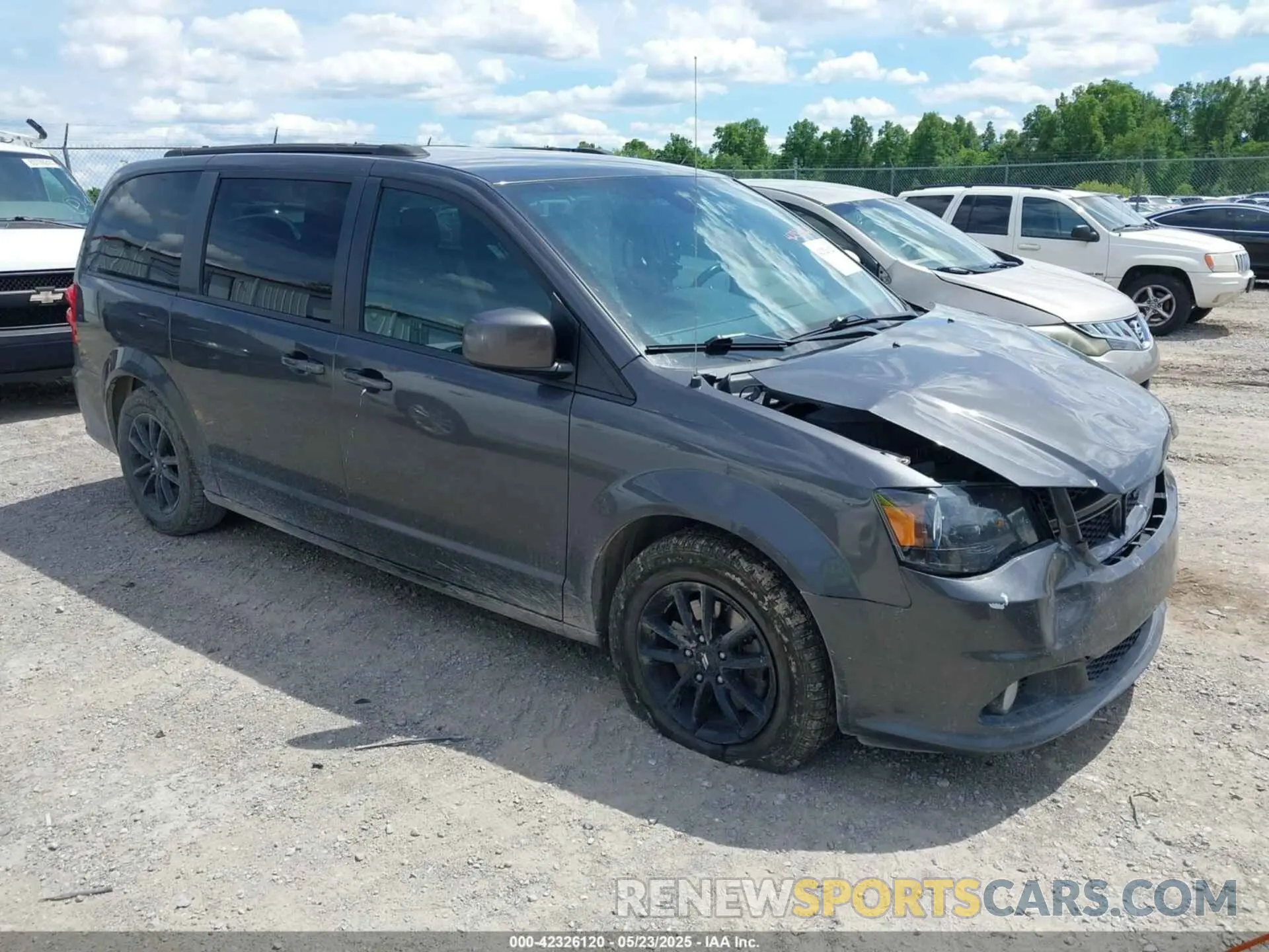 1 Photograph of a damaged car 2C4RDGEG1KR752552 DODGE GRAND CARAVAN 2019