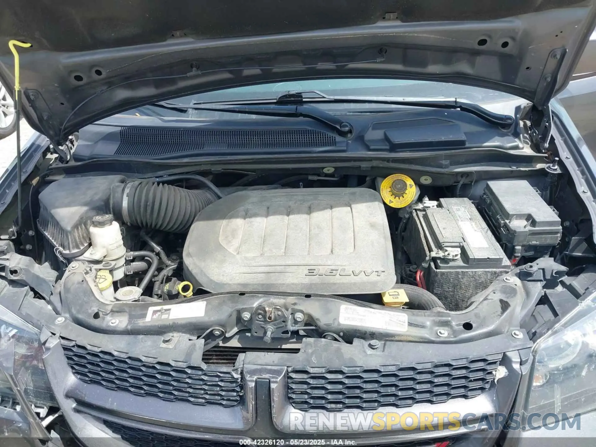 10 Photograph of a damaged car 2C4RDGEG1KR752552 DODGE GRAND CARAVAN 2019