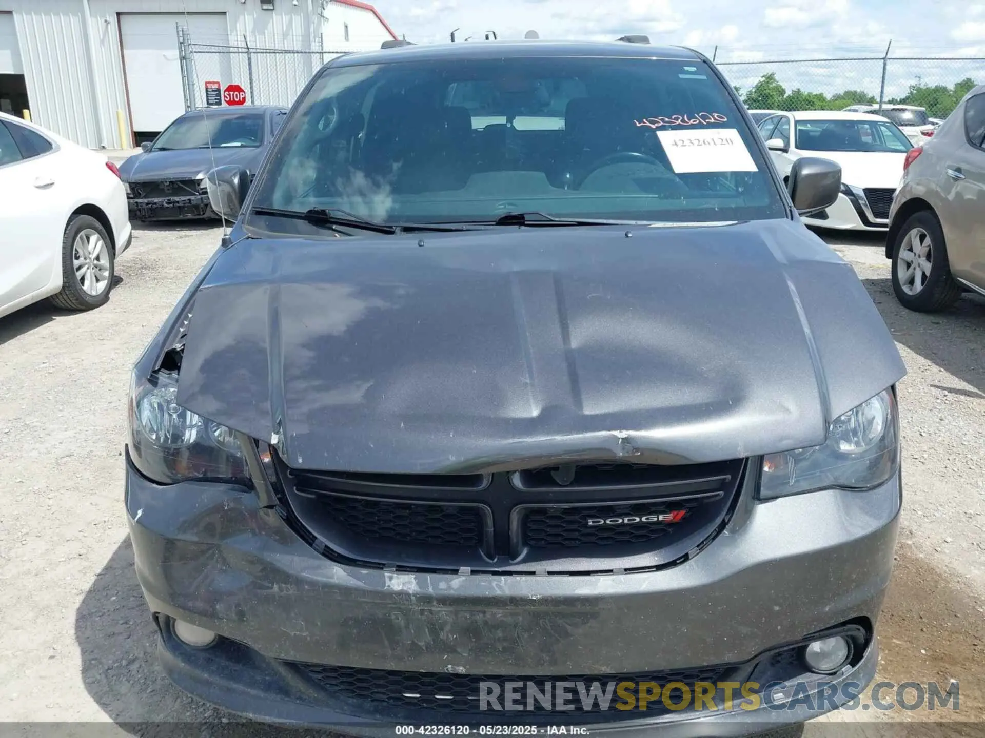 12 Photograph of a damaged car 2C4RDGEG1KR752552 DODGE GRAND CARAVAN 2019