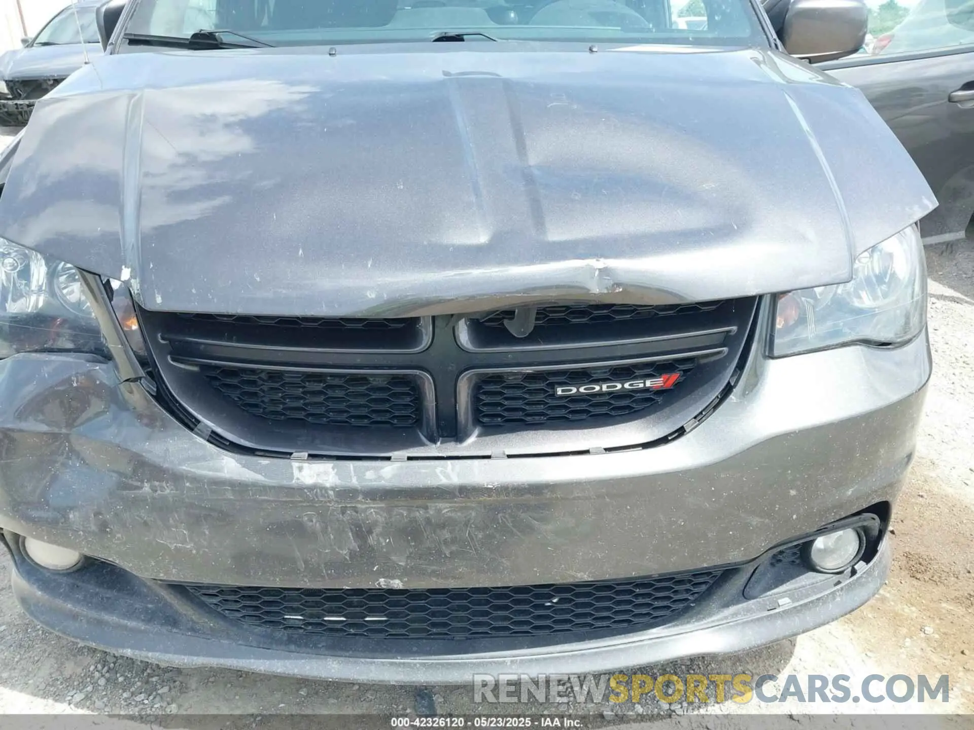 6 Photograph of a damaged car 2C4RDGEG1KR752552 DODGE GRAND CARAVAN 2019