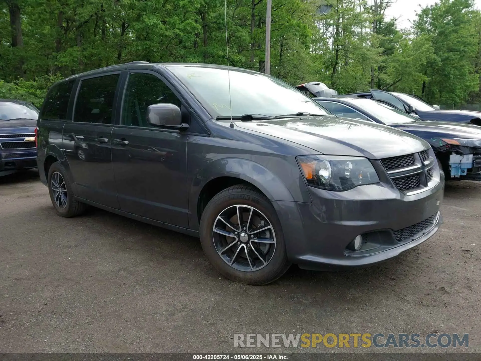 1 Photograph of a damaged car 2C4RDGEG2KR520641 DODGE GRAND CARAVAN 2019