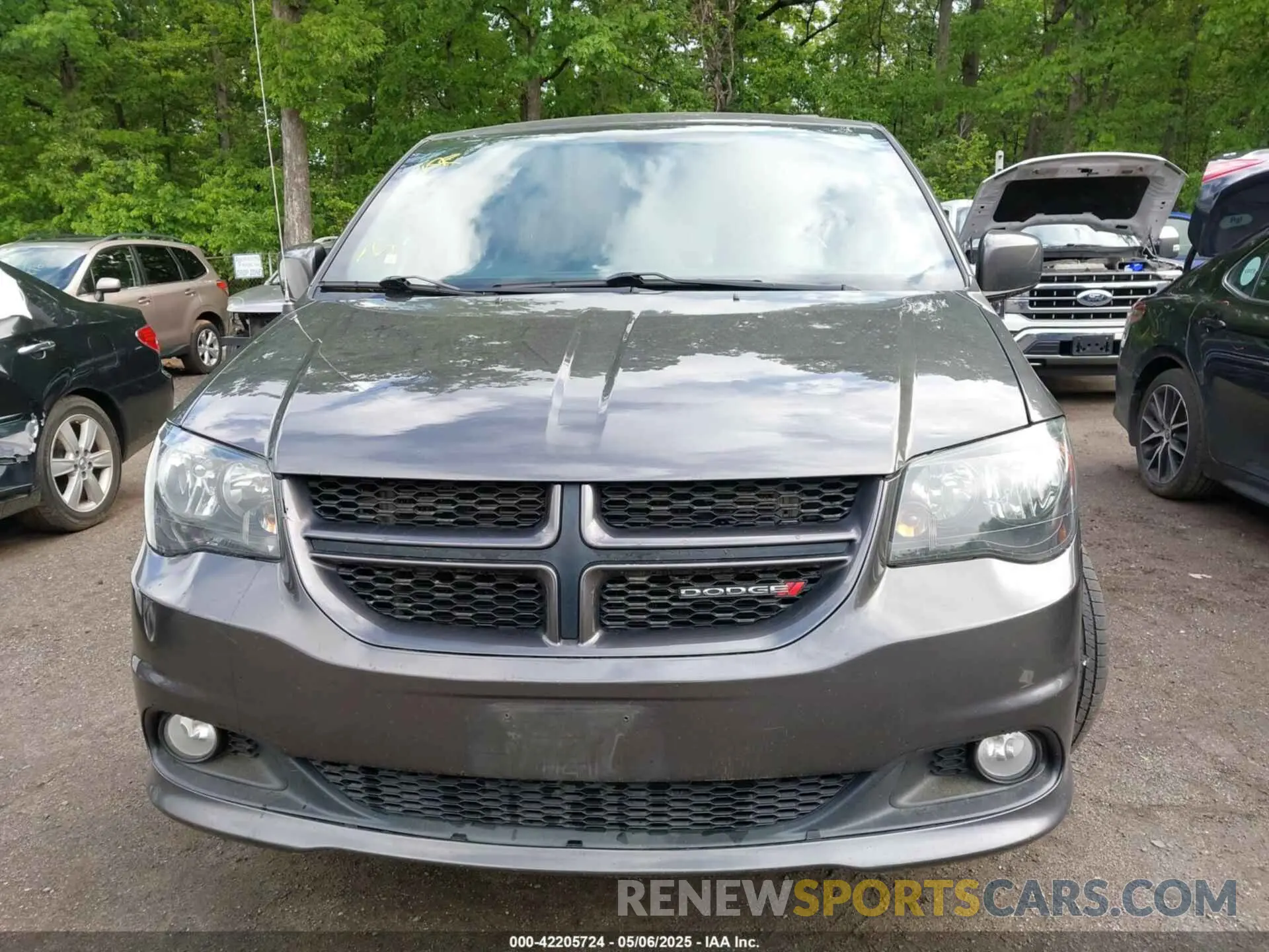 12 Photograph of a damaged car 2C4RDGEG2KR520641 DODGE GRAND CARAVAN 2019