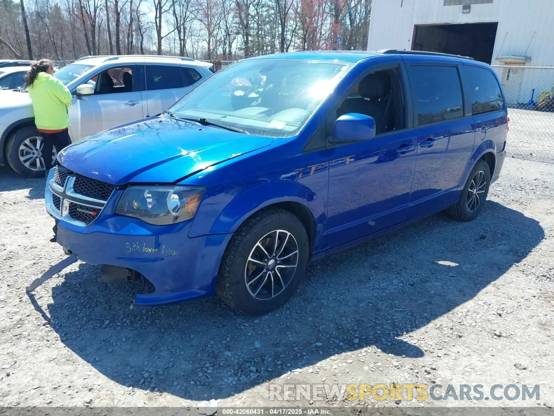 2 Photograph of a damaged car 2C4RDGEG2KR563179 DODGE GRAND CARAVAN 2019