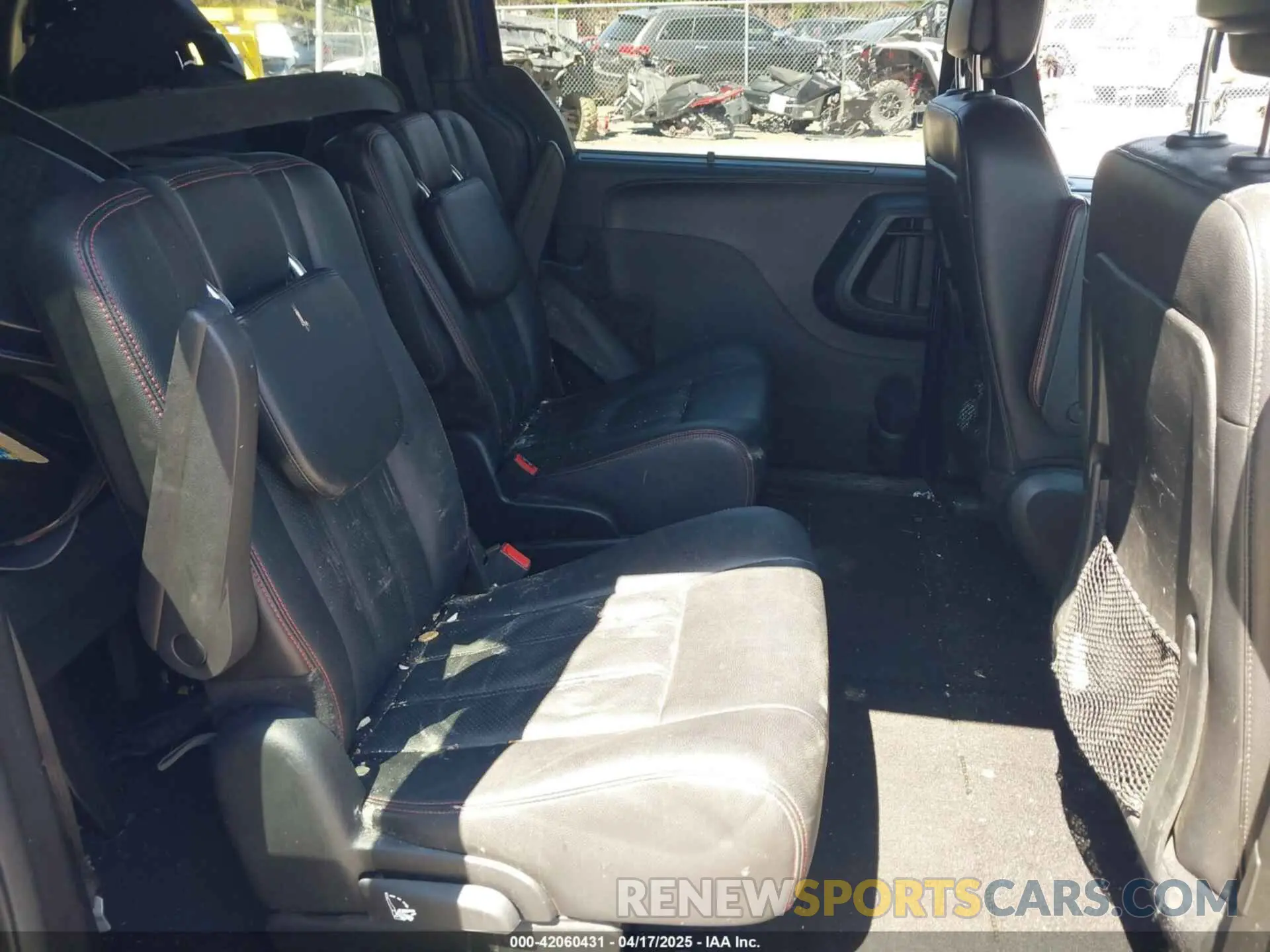 8 Photograph of a damaged car 2C4RDGEG2KR563179 DODGE GRAND CARAVAN 2019