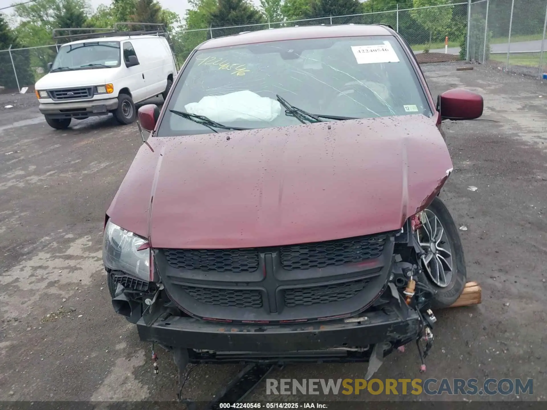 13 Photograph of a damaged car 2C4RDGEG2KR617905 DODGE GRAND CARAVAN 2019