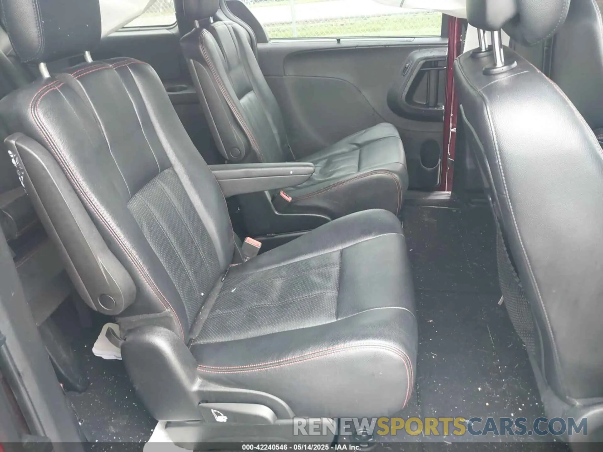 8 Photograph of a damaged car 2C4RDGEG2KR617905 DODGE GRAND CARAVAN 2019