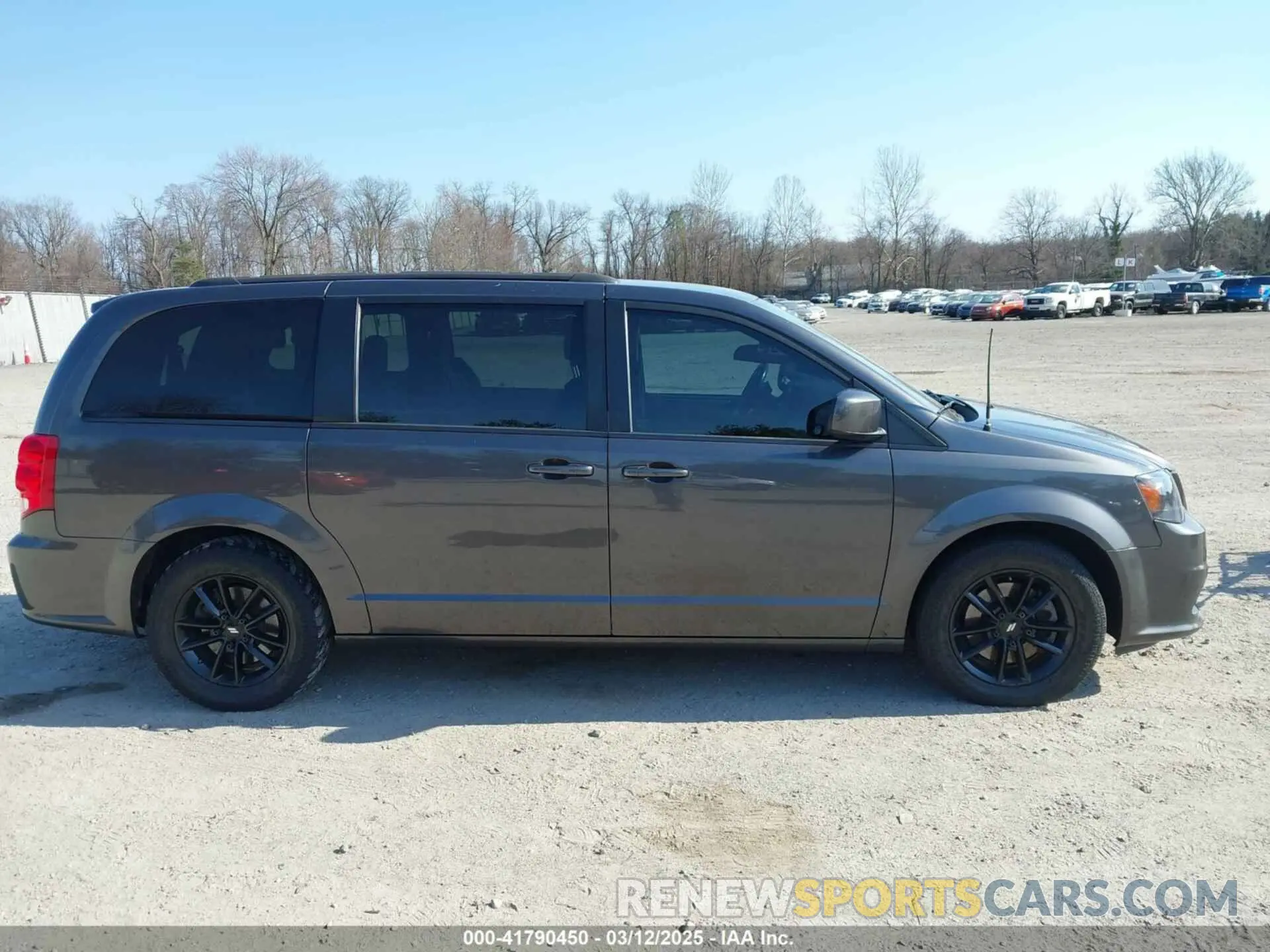 13 Photograph of a damaged car 2C4RDGEG2KR694581 DODGE GRAND CARAVAN 2019
