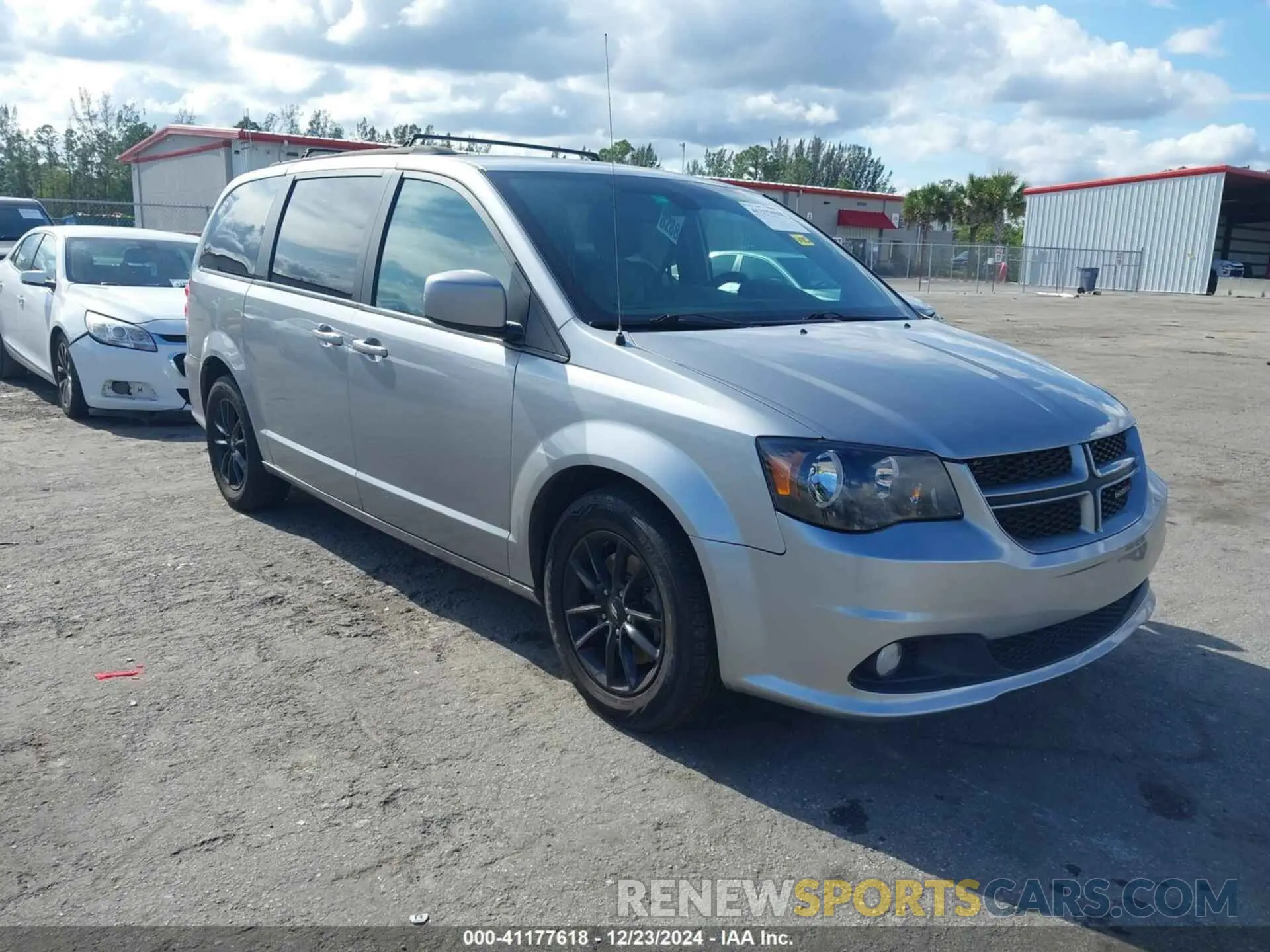 1 Photograph of a damaged car 2C4RDGEG2KR736330 DODGE GRAND CARAVAN 2019