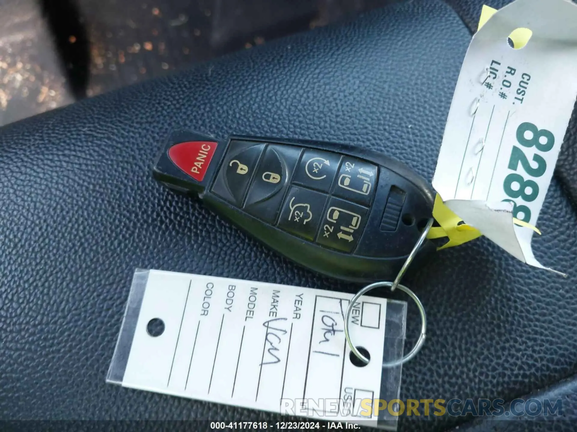 11 Photograph of a damaged car 2C4RDGEG2KR736330 DODGE GRAND CARAVAN 2019