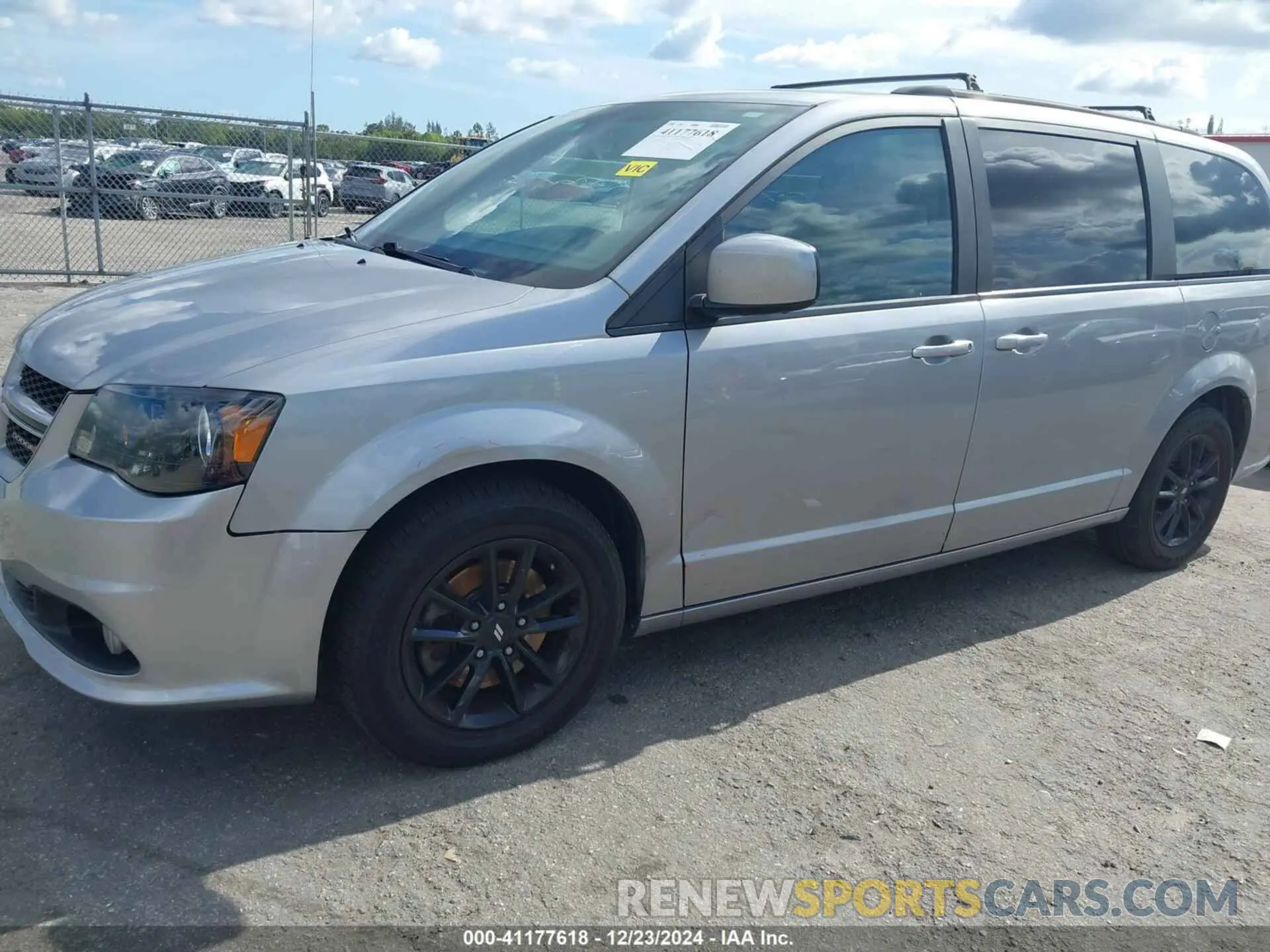 6 Photograph of a damaged car 2C4RDGEG2KR736330 DODGE GRAND CARAVAN 2019