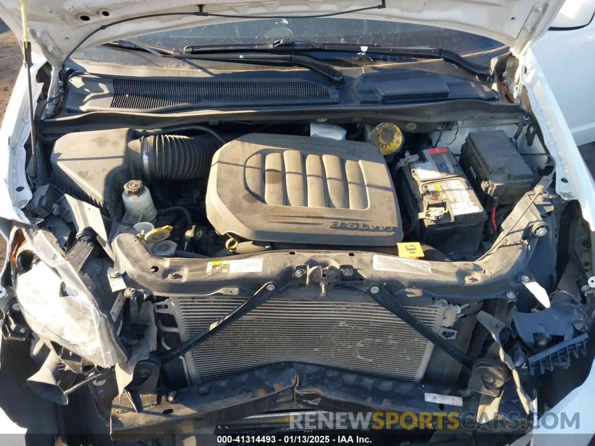 10 Photograph of a damaged car 2C4RDGEG2KR748042 DODGE GRAND CARAVAN 2019
