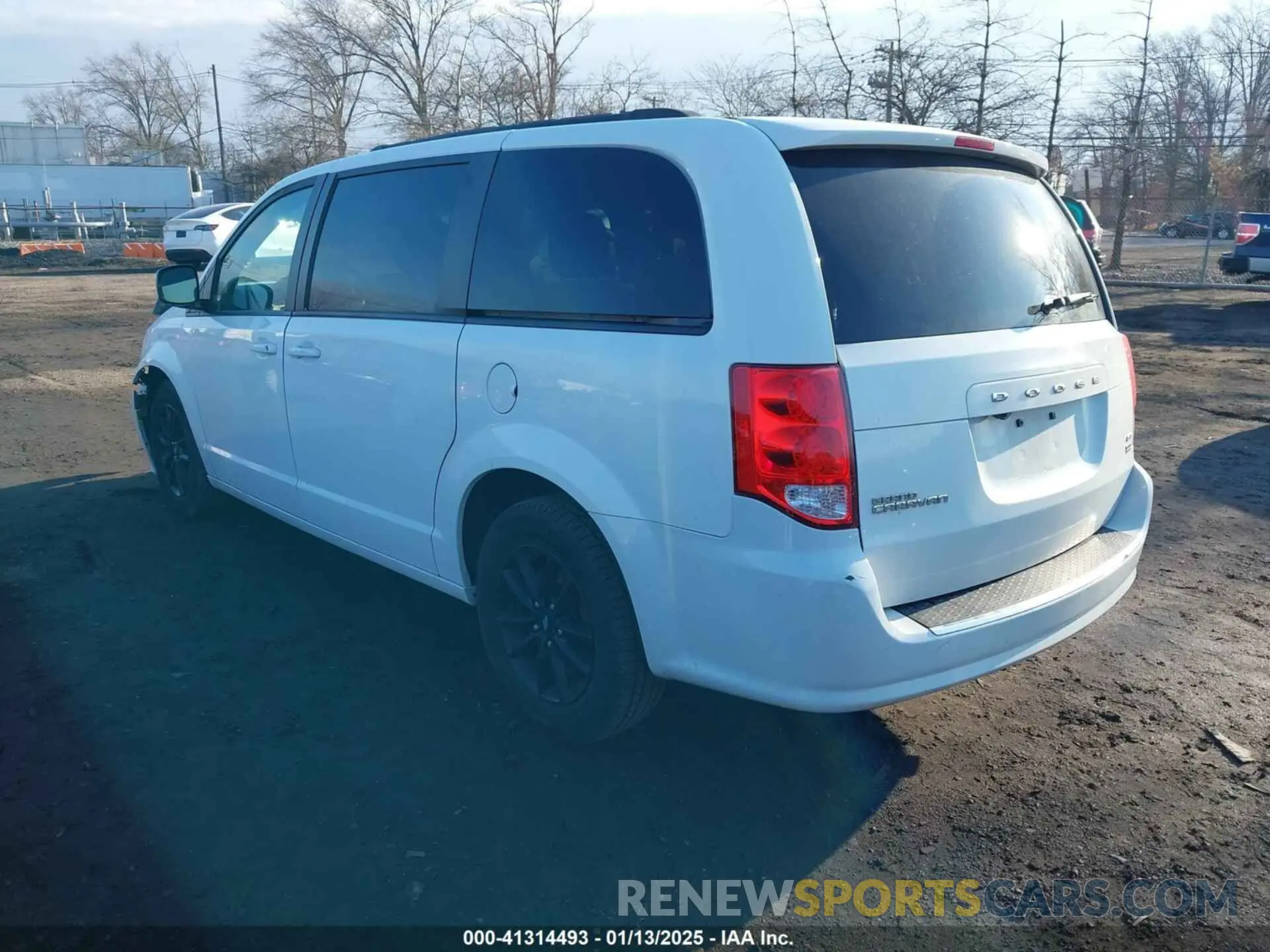 3 Photograph of a damaged car 2C4RDGEG2KR748042 DODGE GRAND CARAVAN 2019