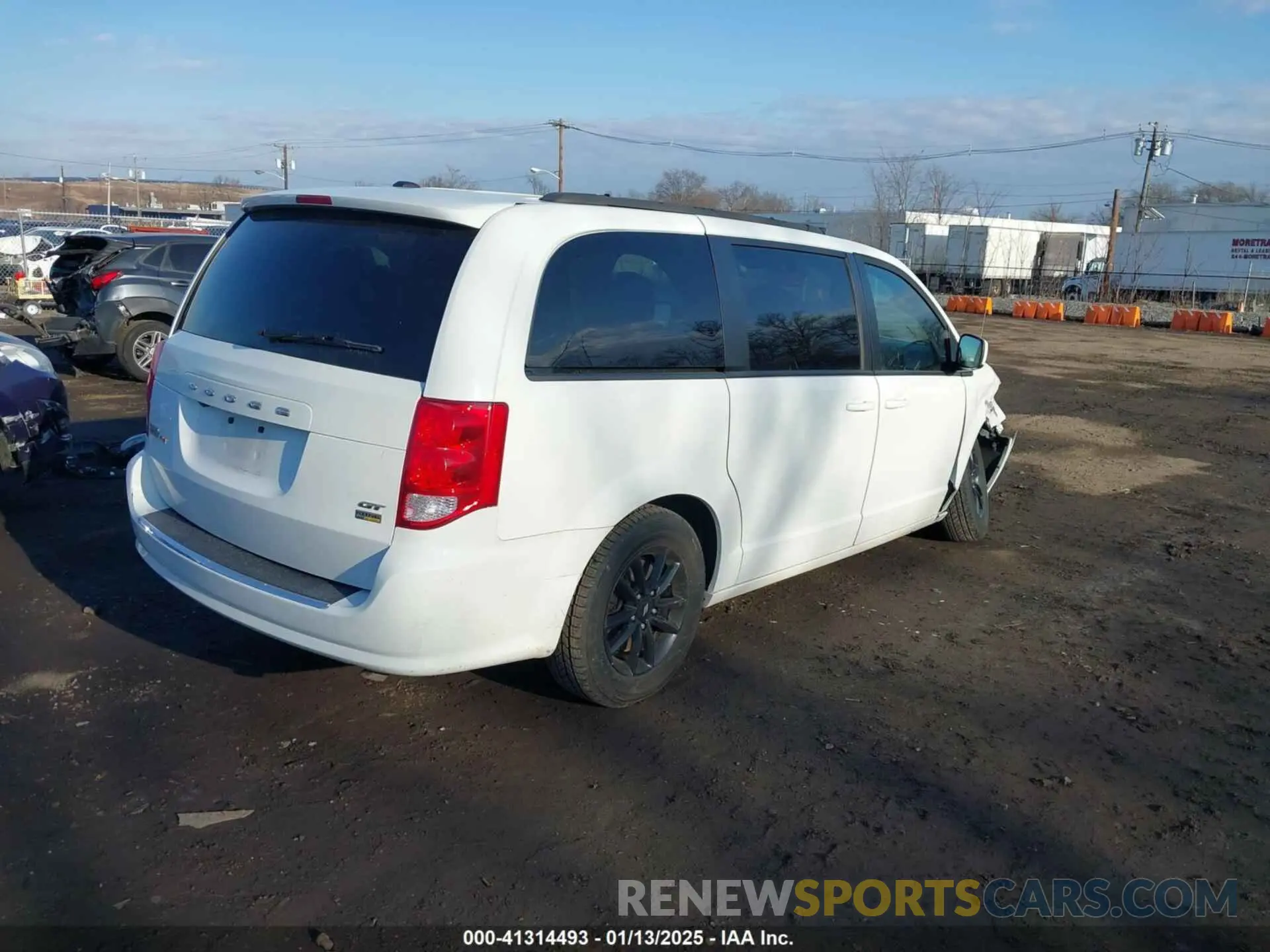 4 Photograph of a damaged car 2C4RDGEG2KR748042 DODGE GRAND CARAVAN 2019
