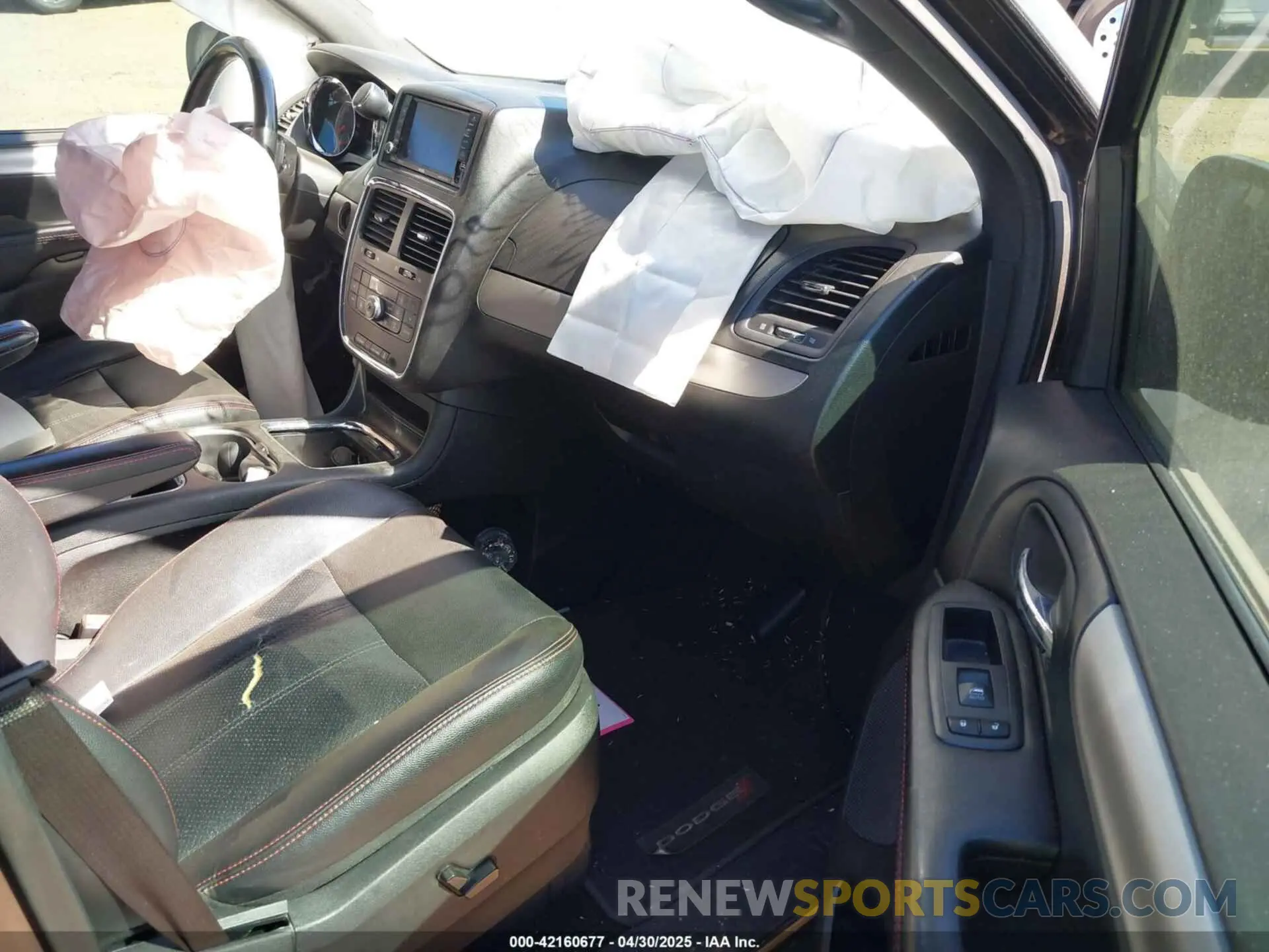 5 Photograph of a damaged car 2C4RDGEG3KR533947 DODGE GRAND CARAVAN 2019