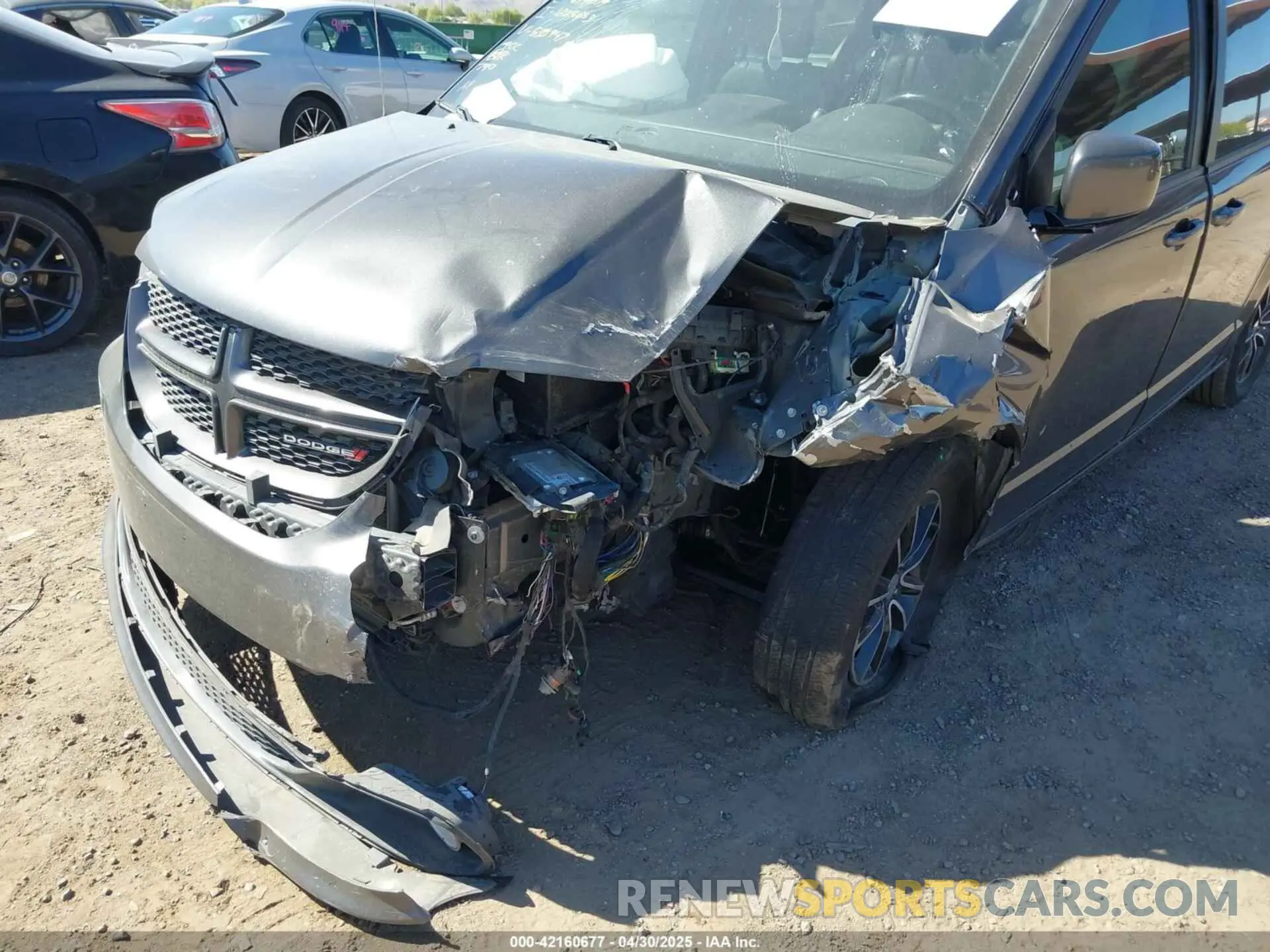 6 Photograph of a damaged car 2C4RDGEG3KR533947 DODGE GRAND CARAVAN 2019