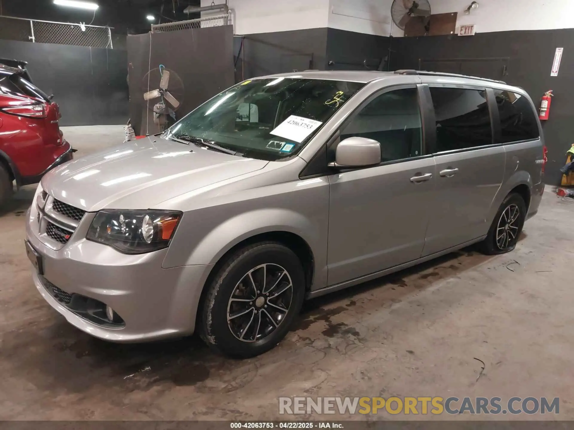 2 Photograph of a damaged car 2C4RDGEG3KR663355 DODGE GRAND CARAVAN 2019