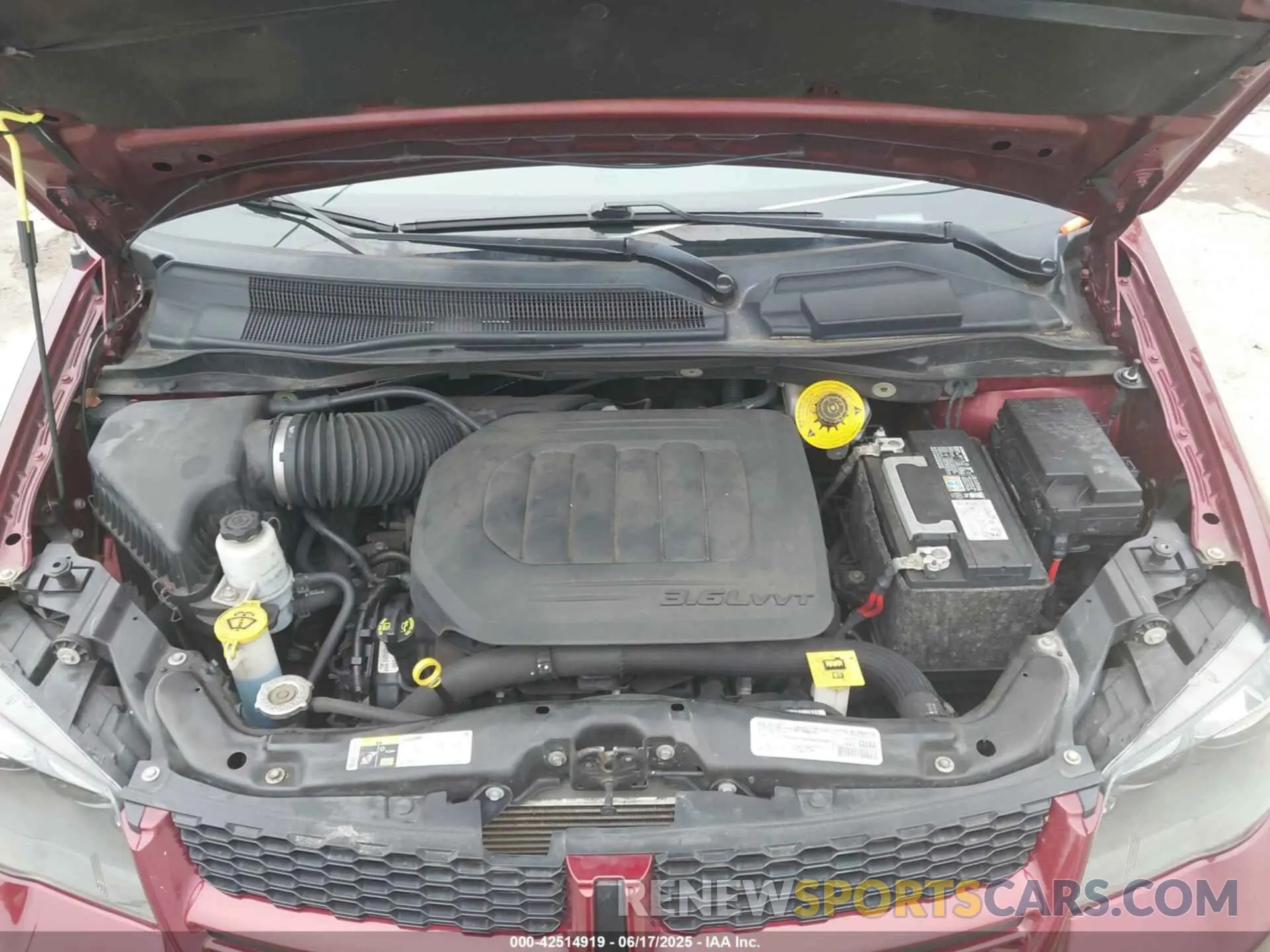 10 Photograph of a damaged car 2C4RDGEG3KR711503 DODGE GRAND CARAVAN 2019