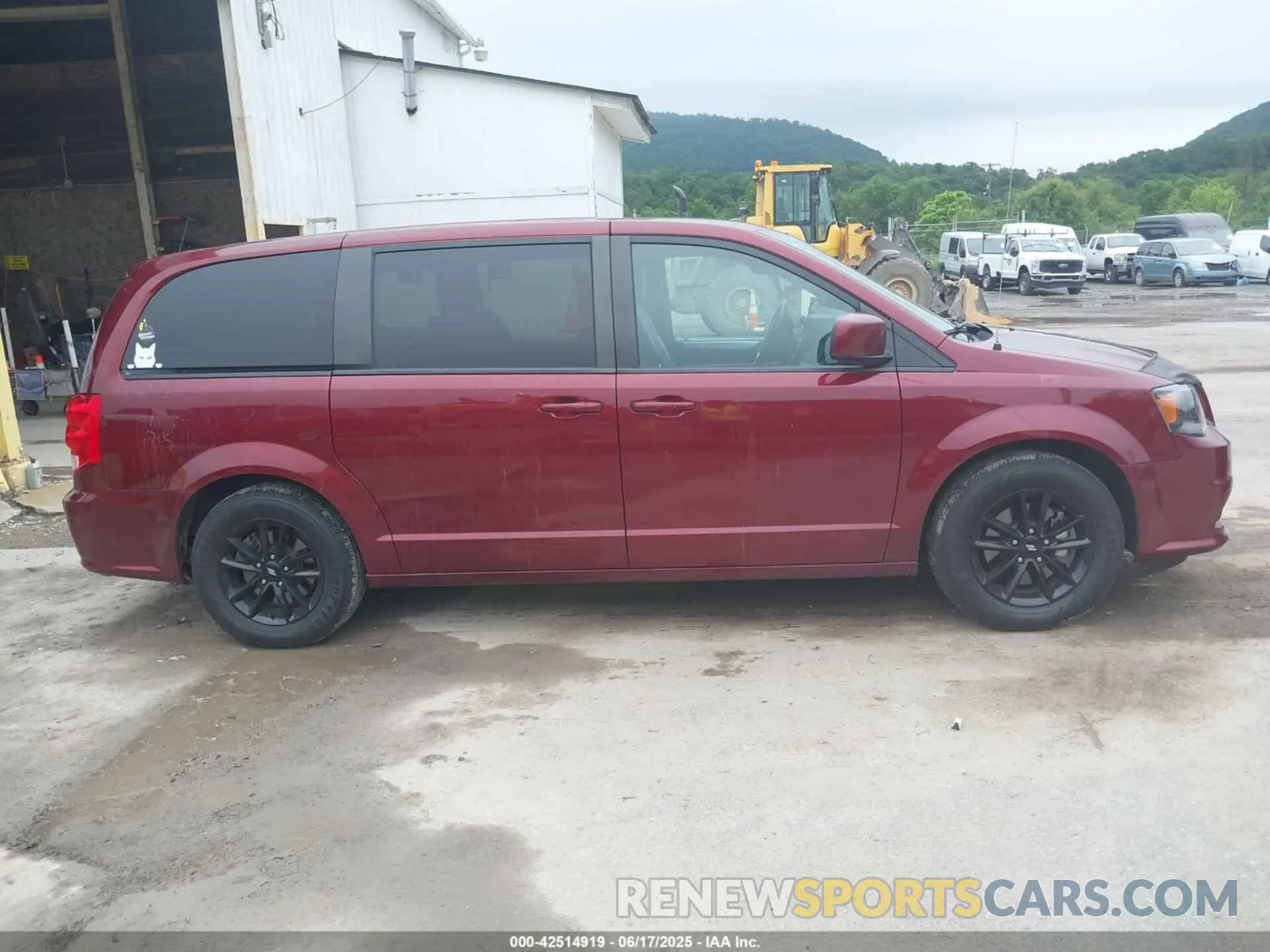 13 Photograph of a damaged car 2C4RDGEG3KR711503 DODGE GRAND CARAVAN 2019