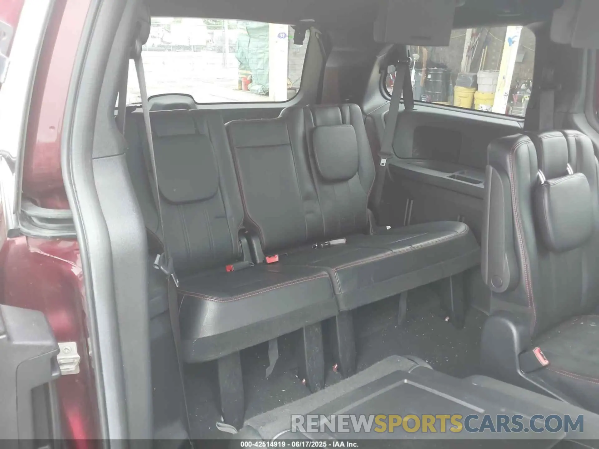 8 Photograph of a damaged car 2C4RDGEG3KR711503 DODGE GRAND CARAVAN 2019