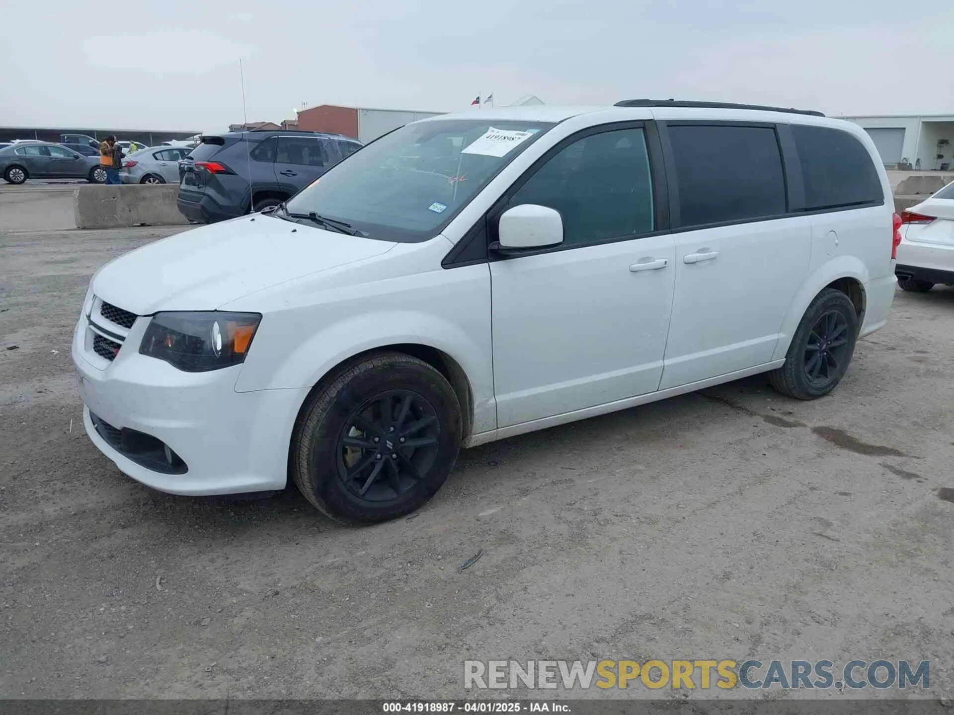 2 Photograph of a damaged car 2C4RDGEG3KR736305 DODGE GRAND CARAVAN 2019