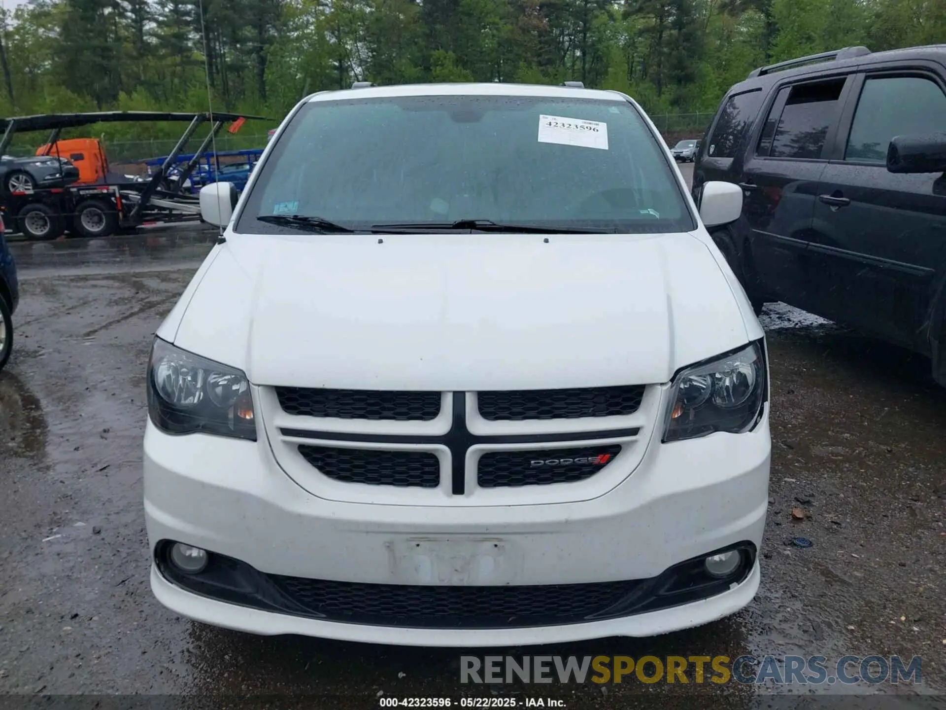 13 Photograph of a damaged car 2C4RDGEG3KR752598 DODGE GRAND CARAVAN 2019
