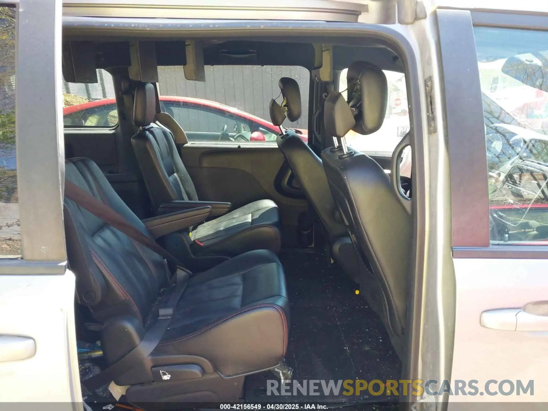 8 Photograph of a damaged car 2C4RDGEG3KR758367 DODGE GRAND CARAVAN 2019
