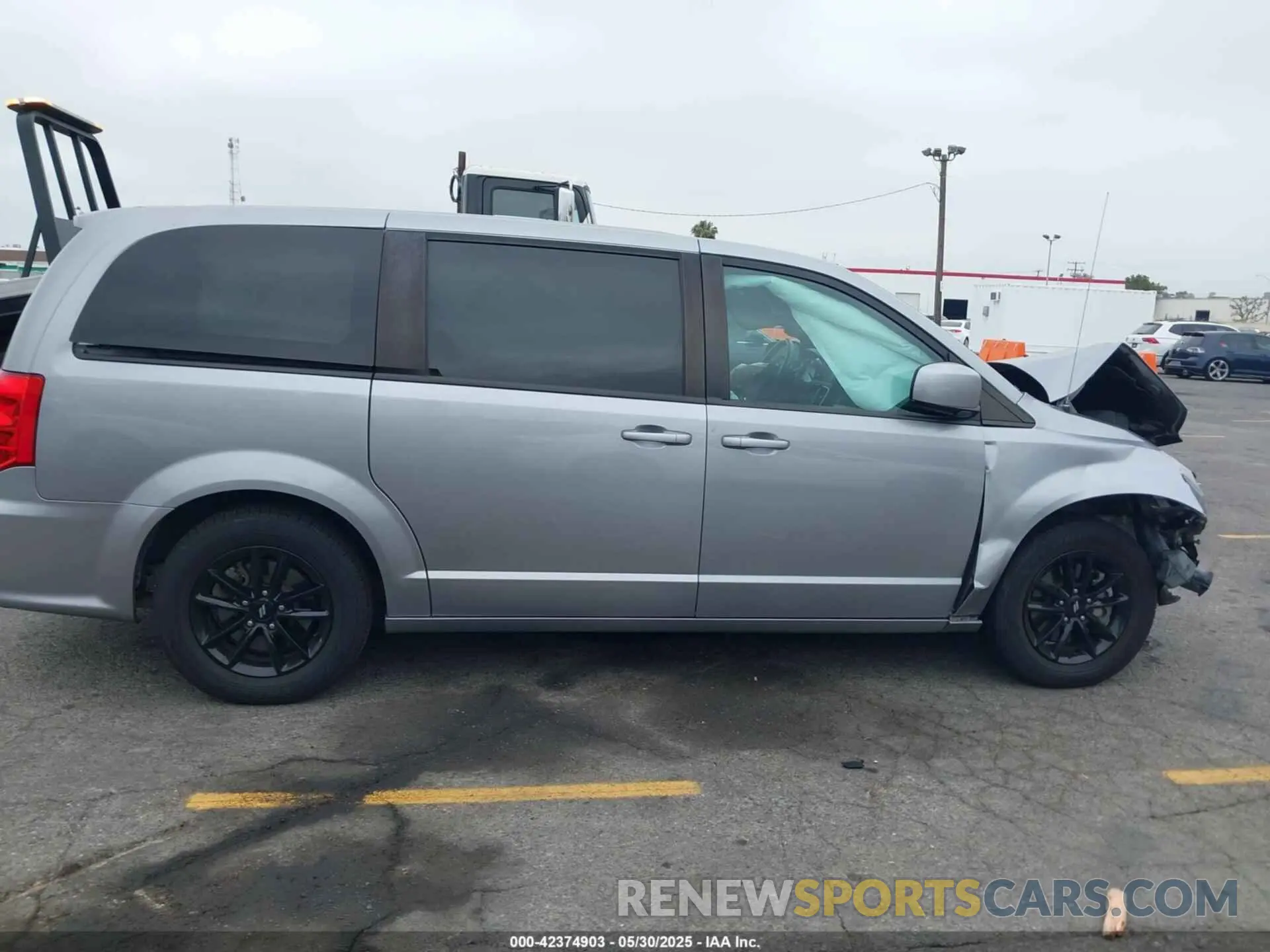 13 Photograph of a damaged car 2C4RDGEG3KR764881 DODGE GRAND CARAVAN 2019