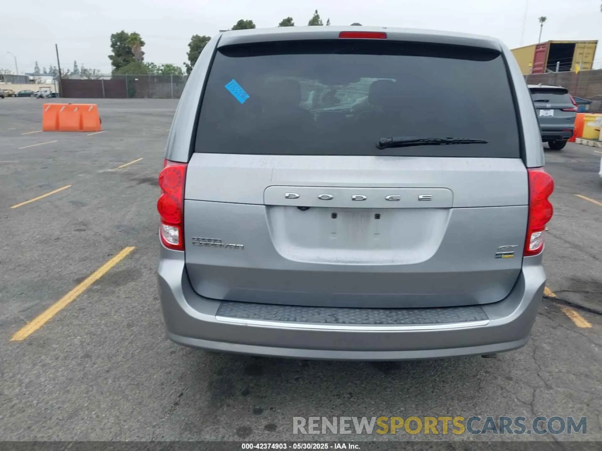 16 Photograph of a damaged car 2C4RDGEG3KR764881 DODGE GRAND CARAVAN 2019