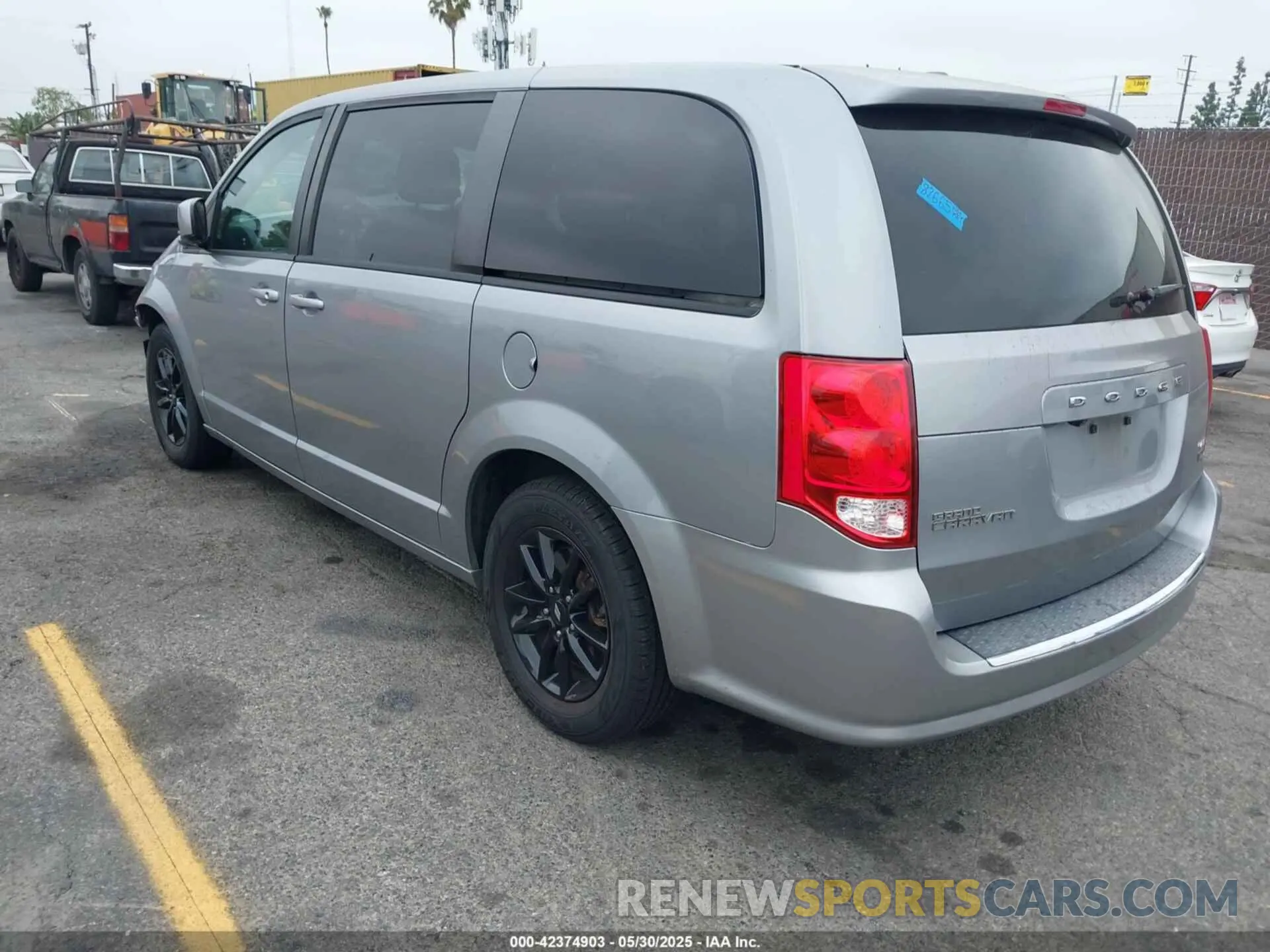 3 Photograph of a damaged car 2C4RDGEG3KR764881 DODGE GRAND CARAVAN 2019