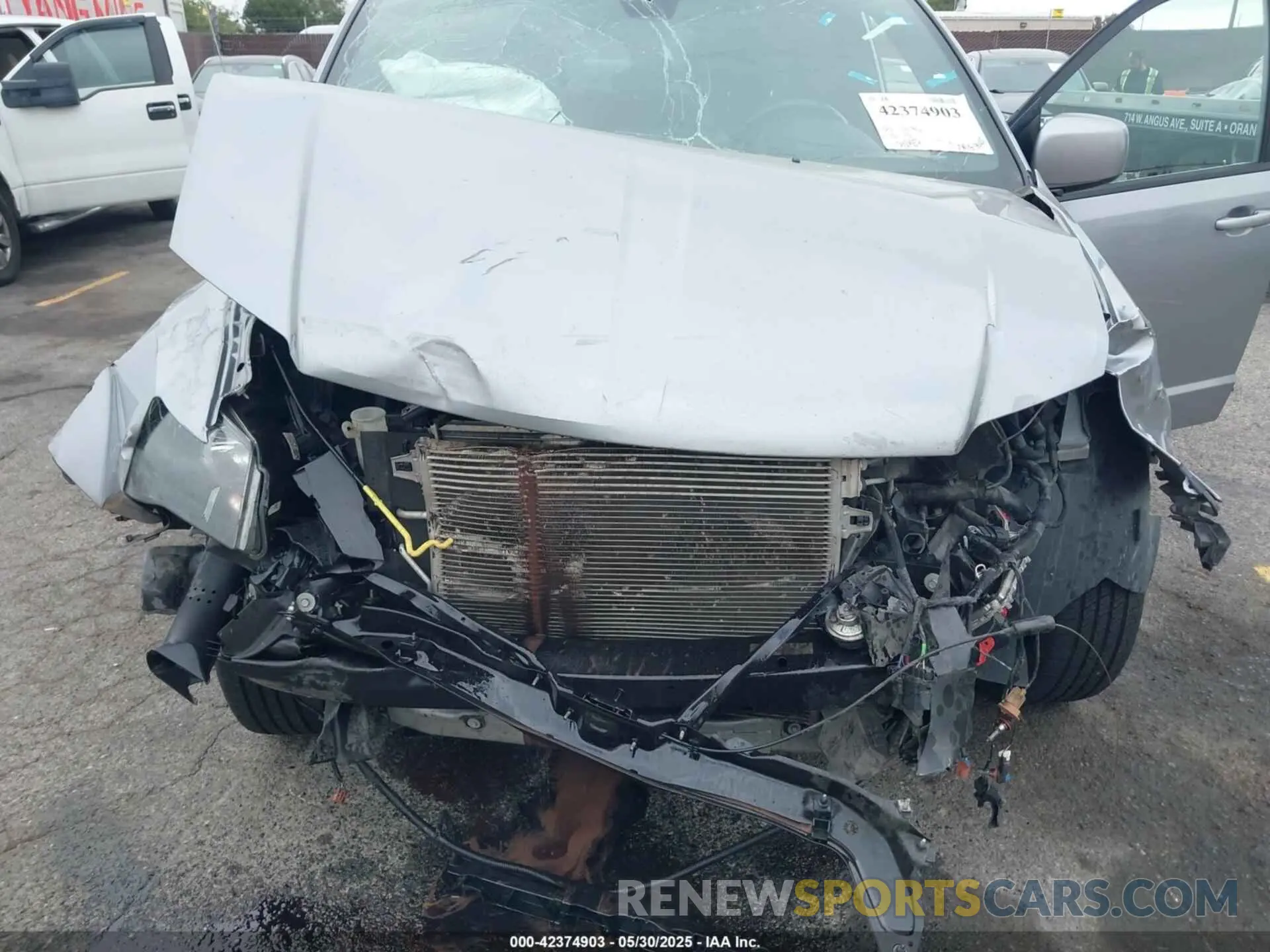 6 Photograph of a damaged car 2C4RDGEG3KR764881 DODGE GRAND CARAVAN 2019