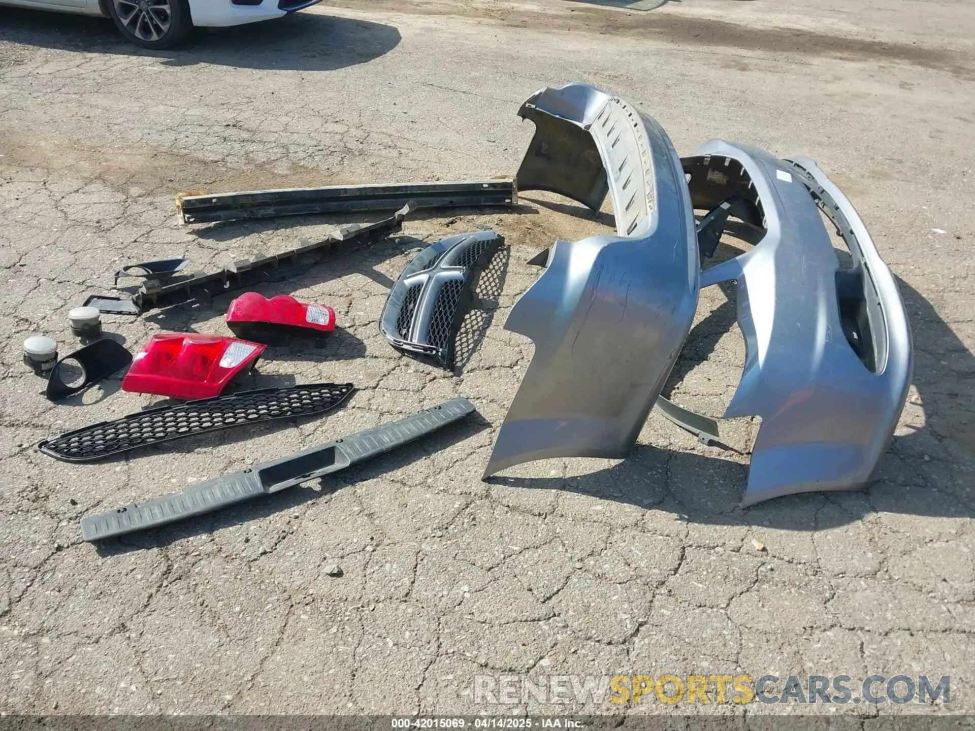 12 Photograph of a damaged car 2C4RDGEG4KR512377 DODGE GRAND CARAVAN 2019