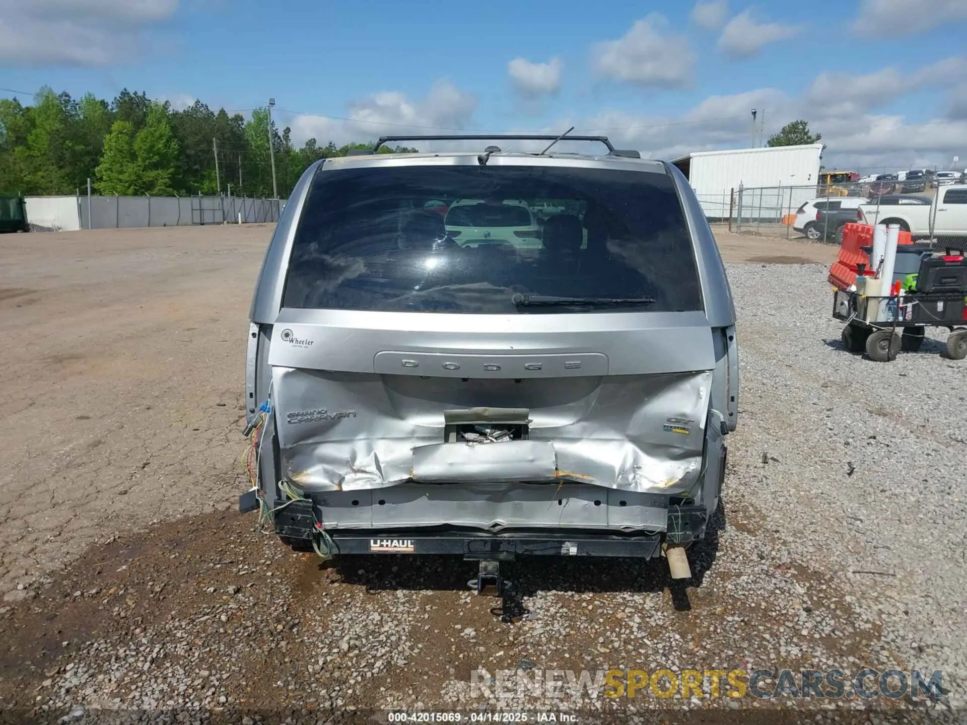 17 Photograph of a damaged car 2C4RDGEG4KR512377 DODGE GRAND CARAVAN 2019