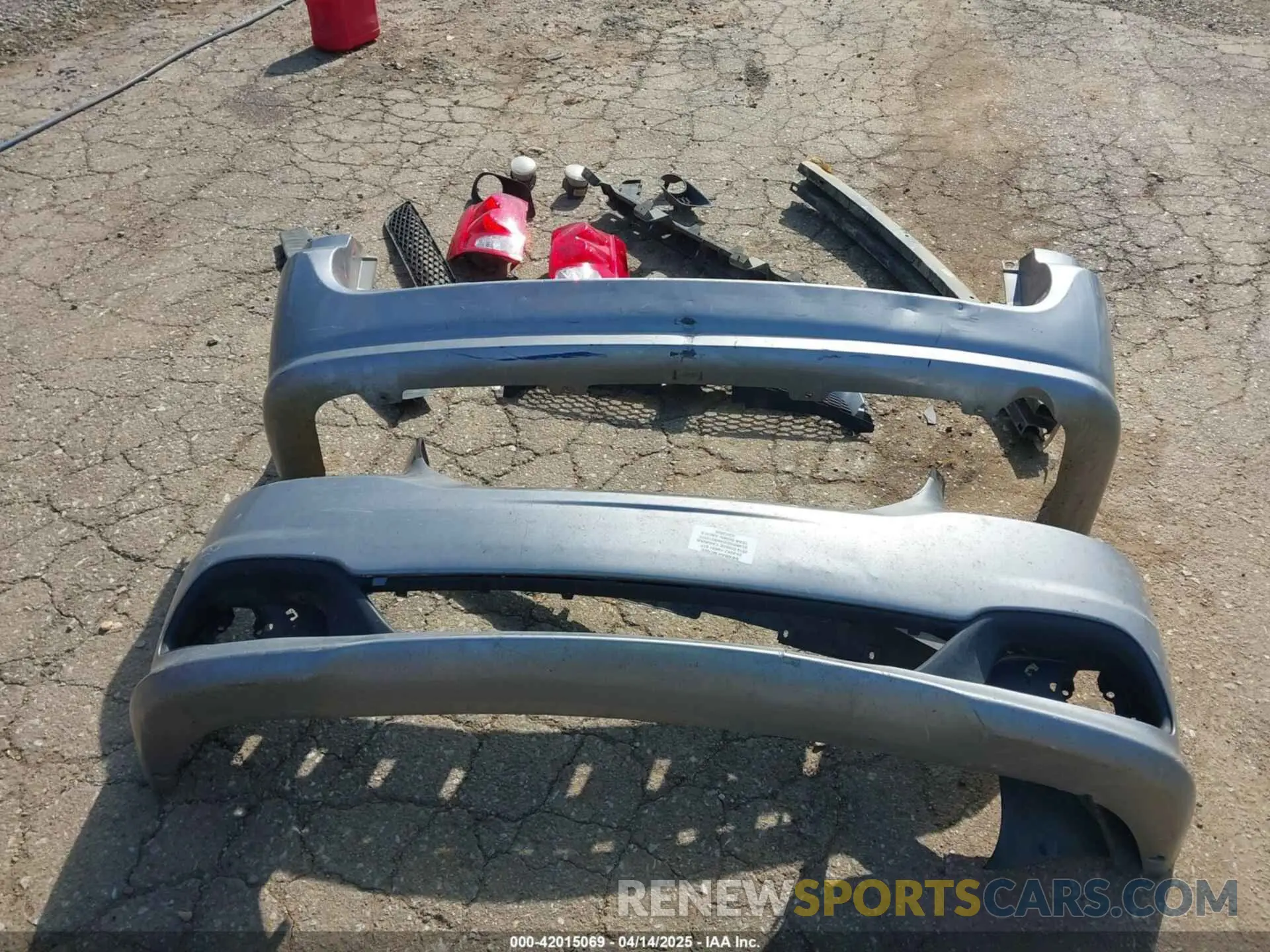 19 Photograph of a damaged car 2C4RDGEG4KR512377 DODGE GRAND CARAVAN 2019