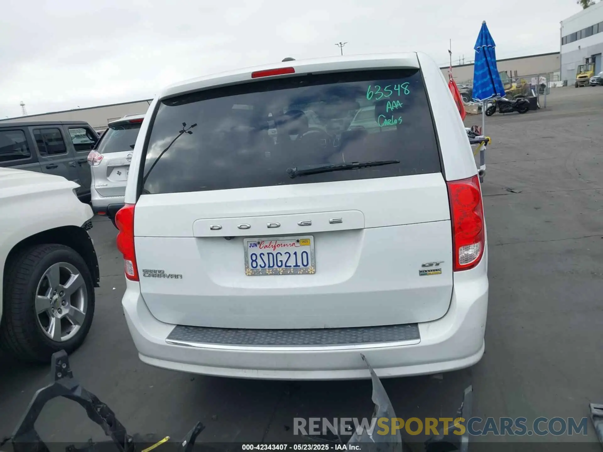 17 Photograph of a damaged car 2C4RDGEG4KR535352 DODGE GRAND CARAVAN 2019