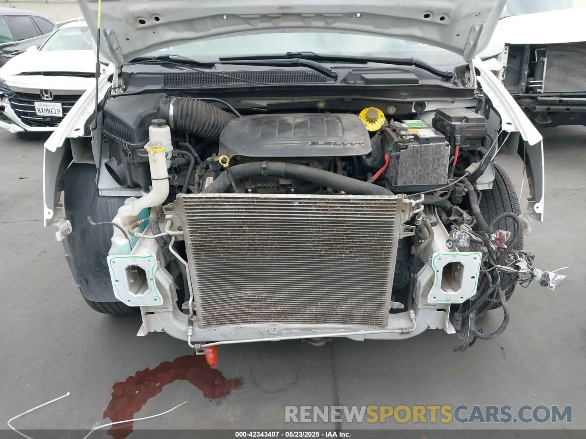6 Photograph of a damaged car 2C4RDGEG4KR535352 DODGE GRAND CARAVAN 2019