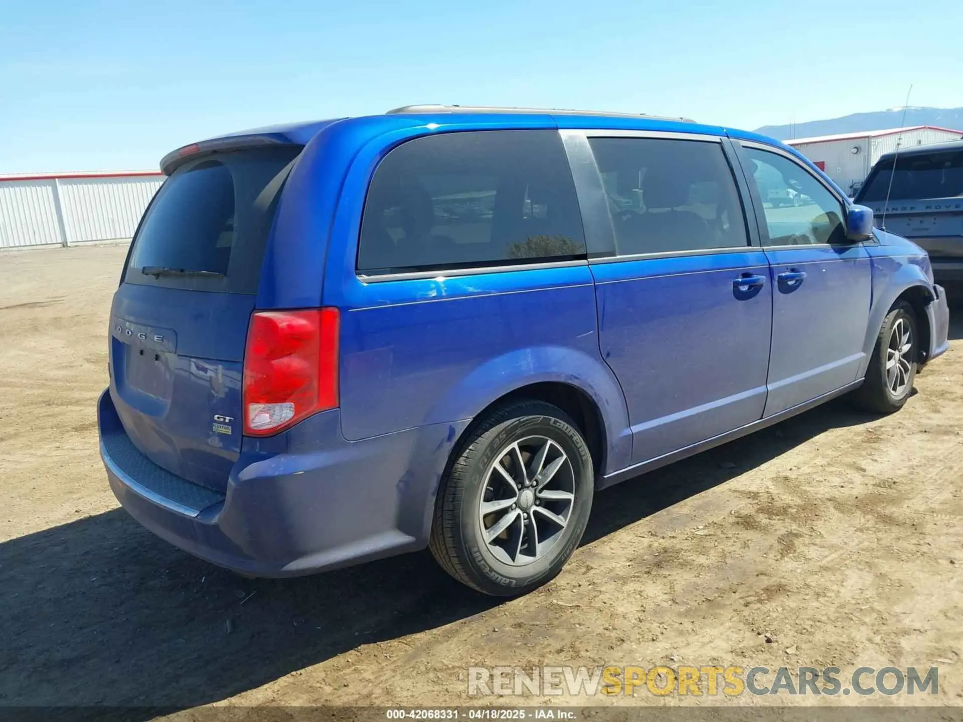 4 Photograph of a damaged car 2C4RDGEG4KR621924 DODGE GRAND CARAVAN 2019