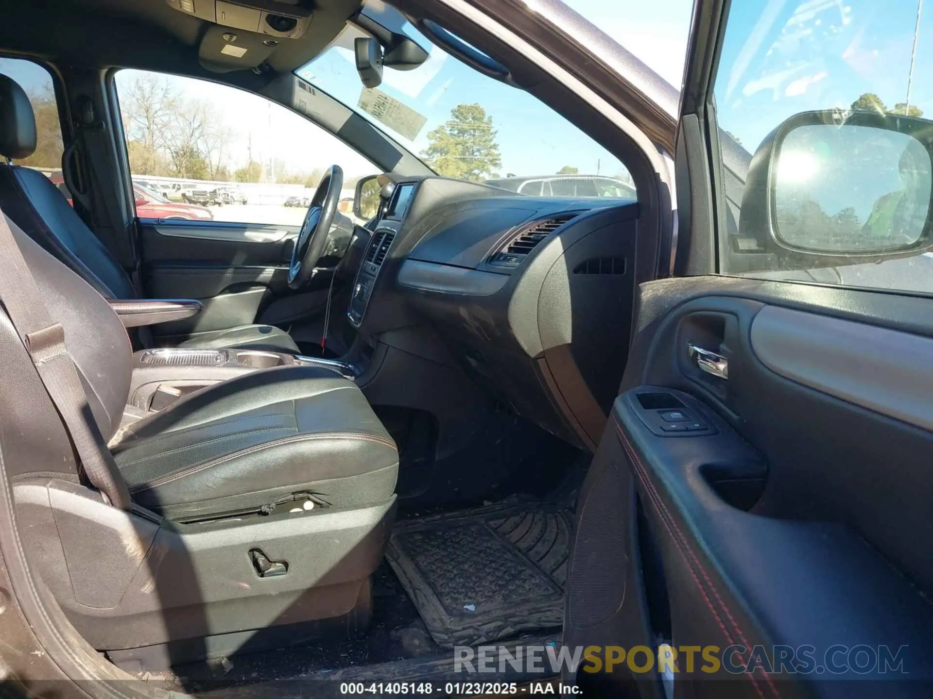 5 Photograph of a damaged car 2C4RDGEG4KR640425 DODGE GRAND CARAVAN 2019