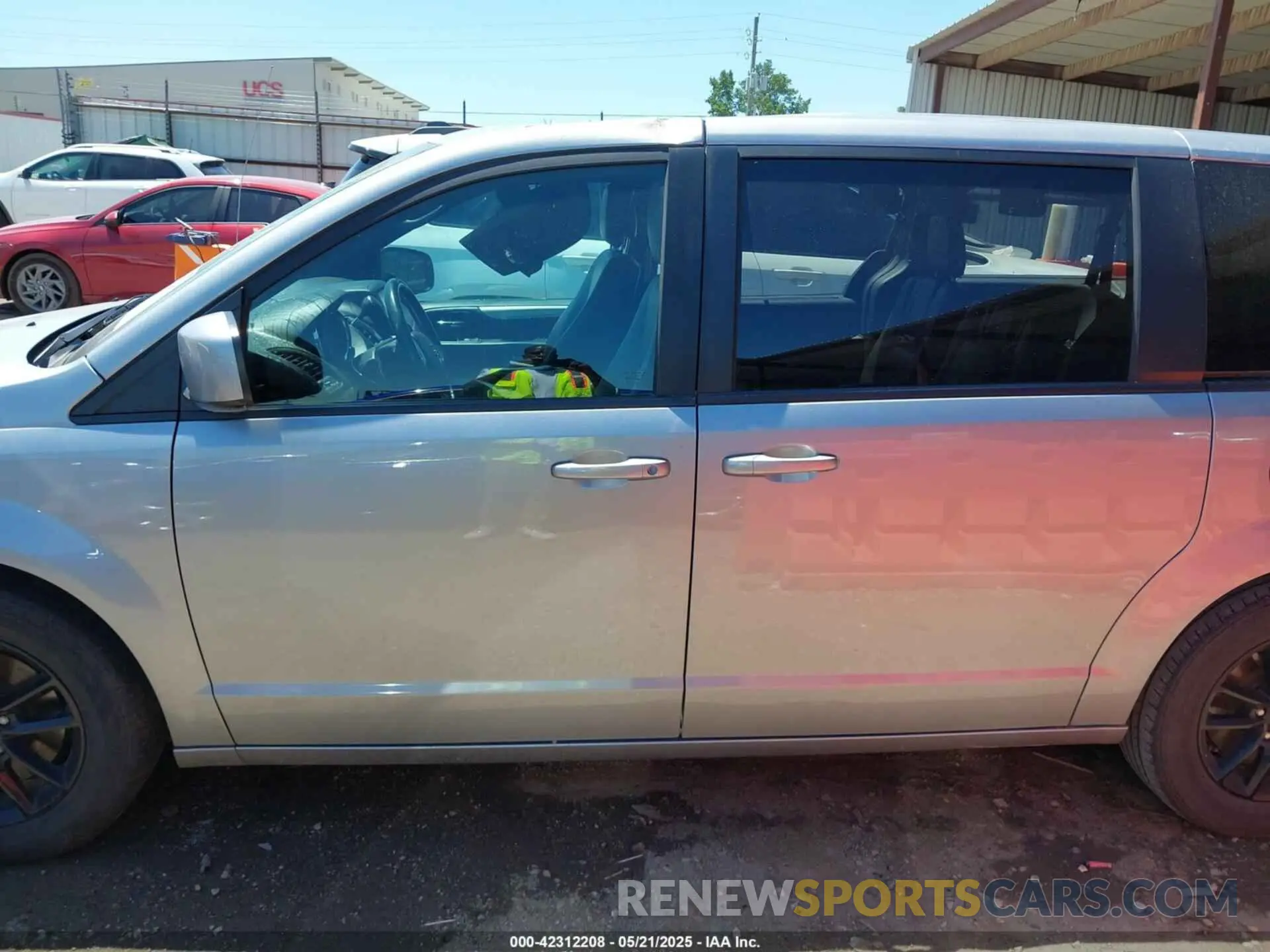 15 Photograph of a damaged car 2C4RDGEG4KR716080 DODGE GRAND CARAVAN 2019
